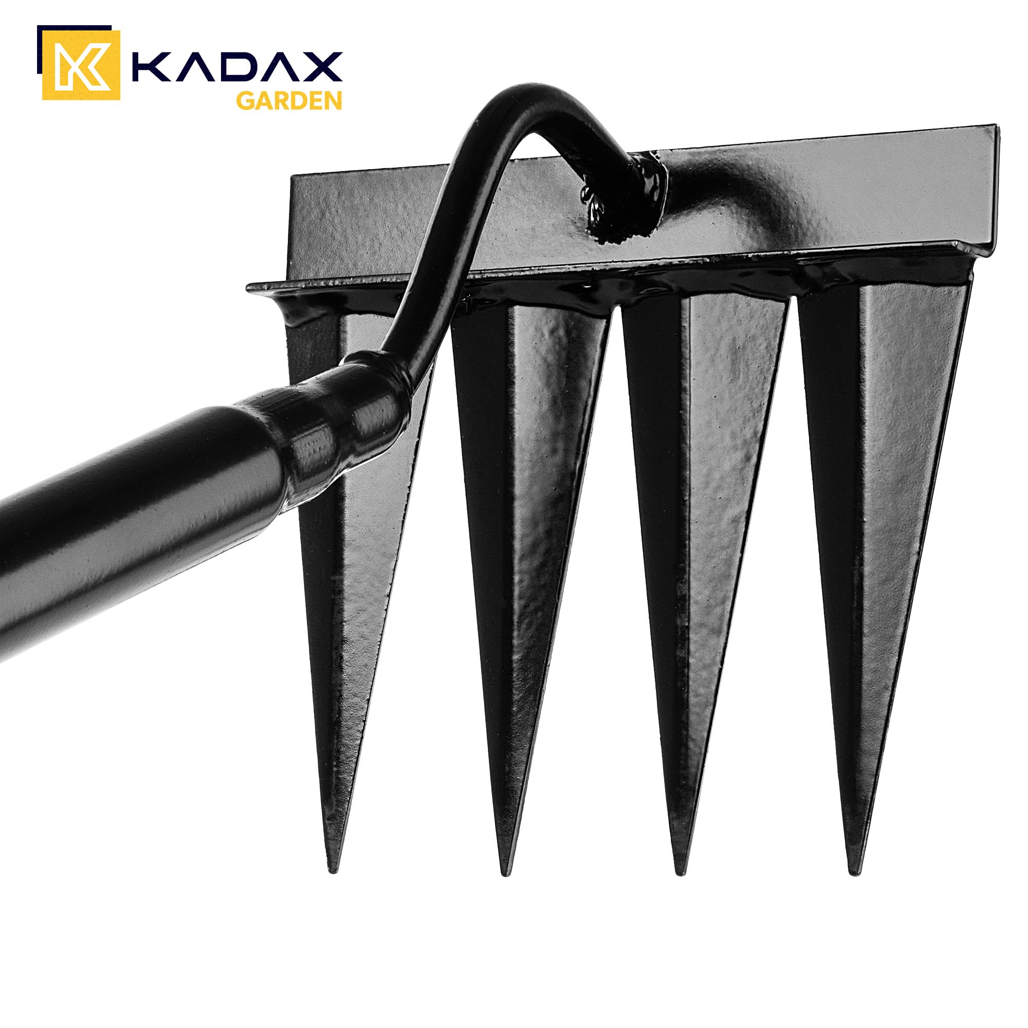 KADAX Azada para malas hierbas con 4 puntas afiladas, azada de jardín de acero altamente carbonizado para jardinería, herramienta de jardín para deshierbar, aflojar y airear el suelo (con mango de