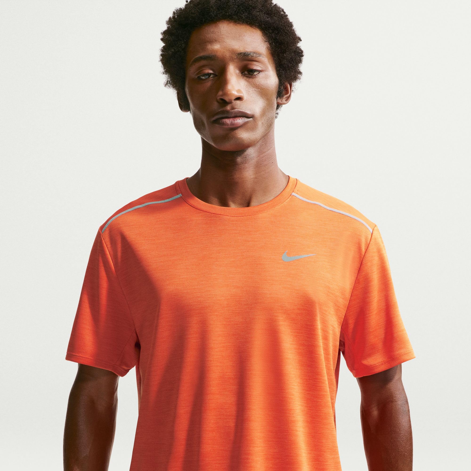 Nike Nike Miler Dri-Fit Kurzarm-laufoberteil für Herren Maglia da Corsa a Maniche Corte Uomo