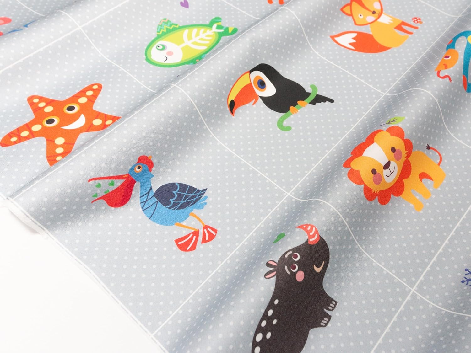 Fabrics Animals. Cotton Charm Packs, Fat Quarters Bundles, 42 Different Motifs. Ideal for Quilts, Sewing, Blankets, and I Spy Games for Kids, 36" x 31" Continuous Panel
