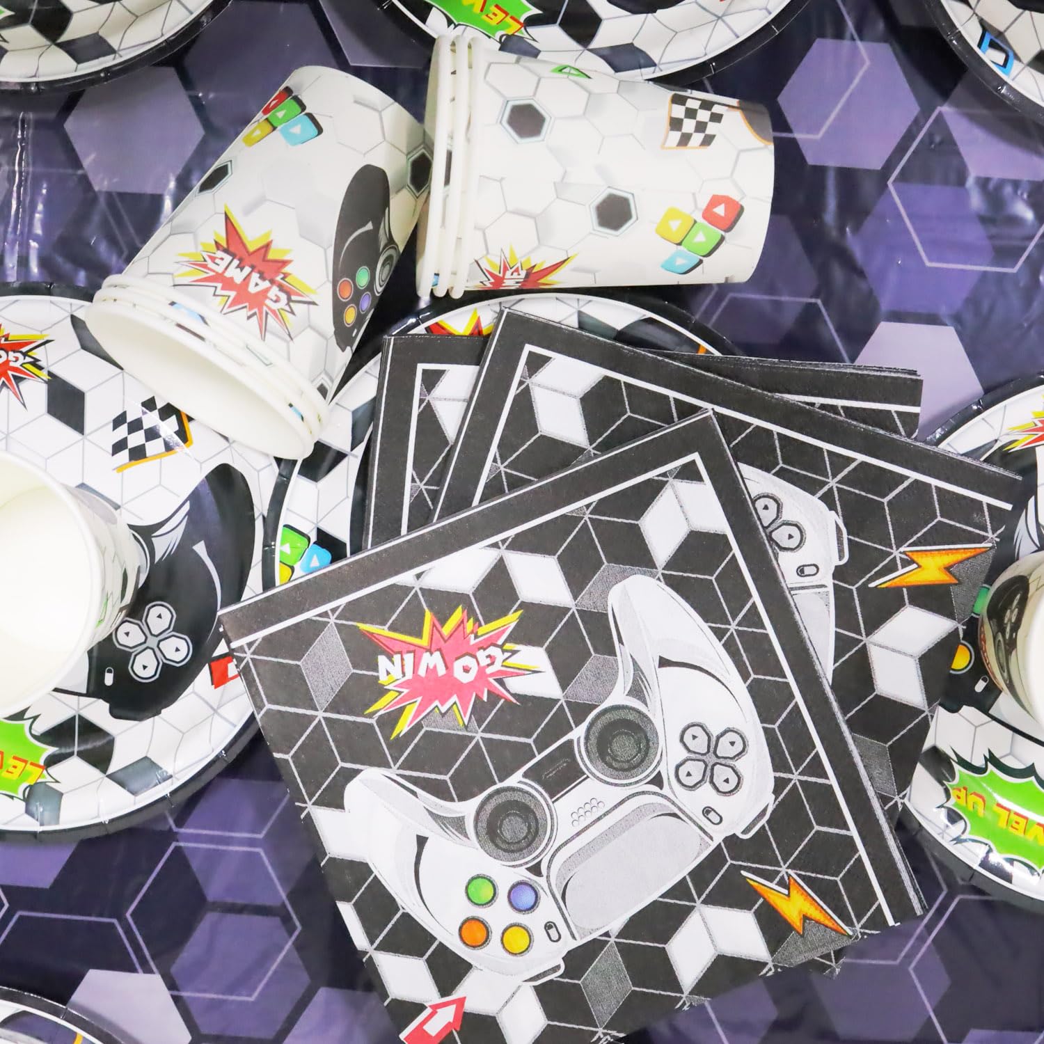 Set Stoviglie Per Festa A Tema Videogioco – 61 Pezzi Per 20 Persone: Piatti, Bicchieri, Tovaglioli E Tovaglia, Design Controller - 2
