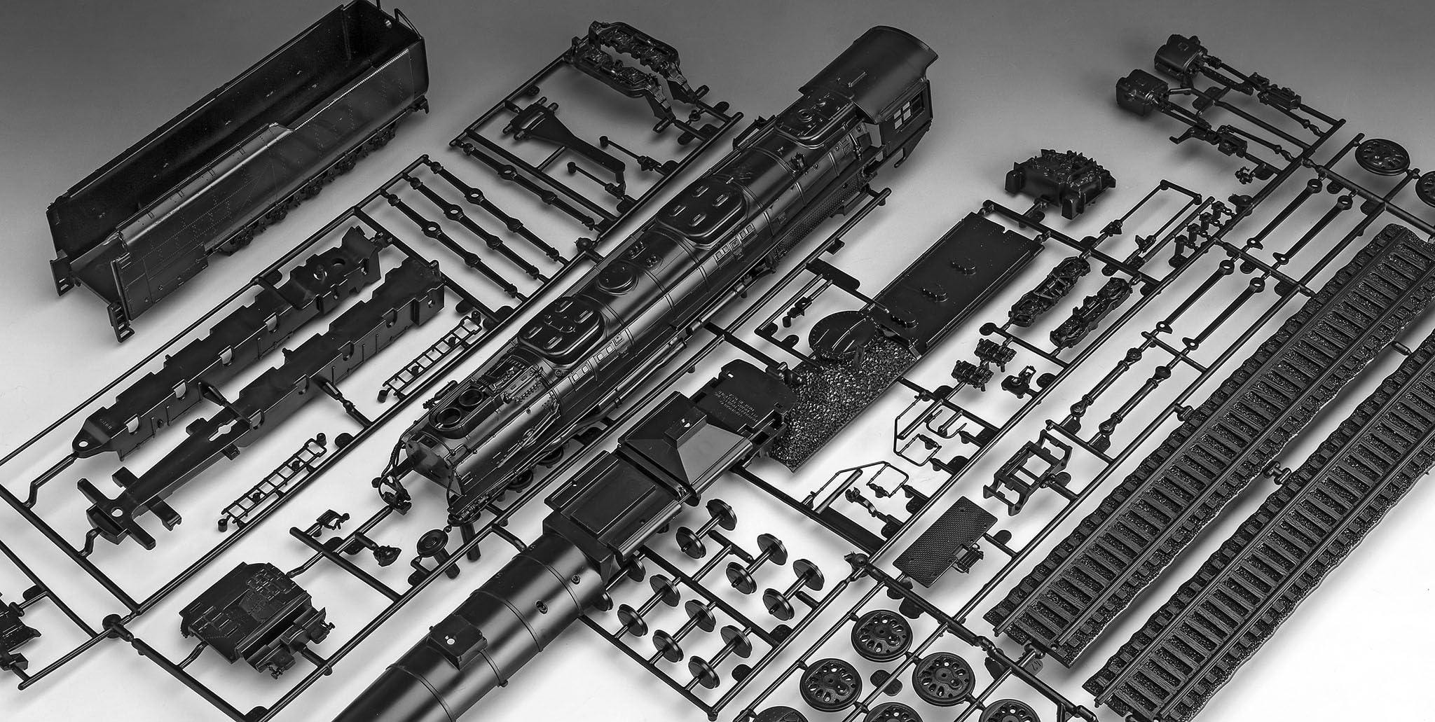 Revell 02165 - Big Boy Kit di Modello in Plastica Locomotive, Scala 1:87