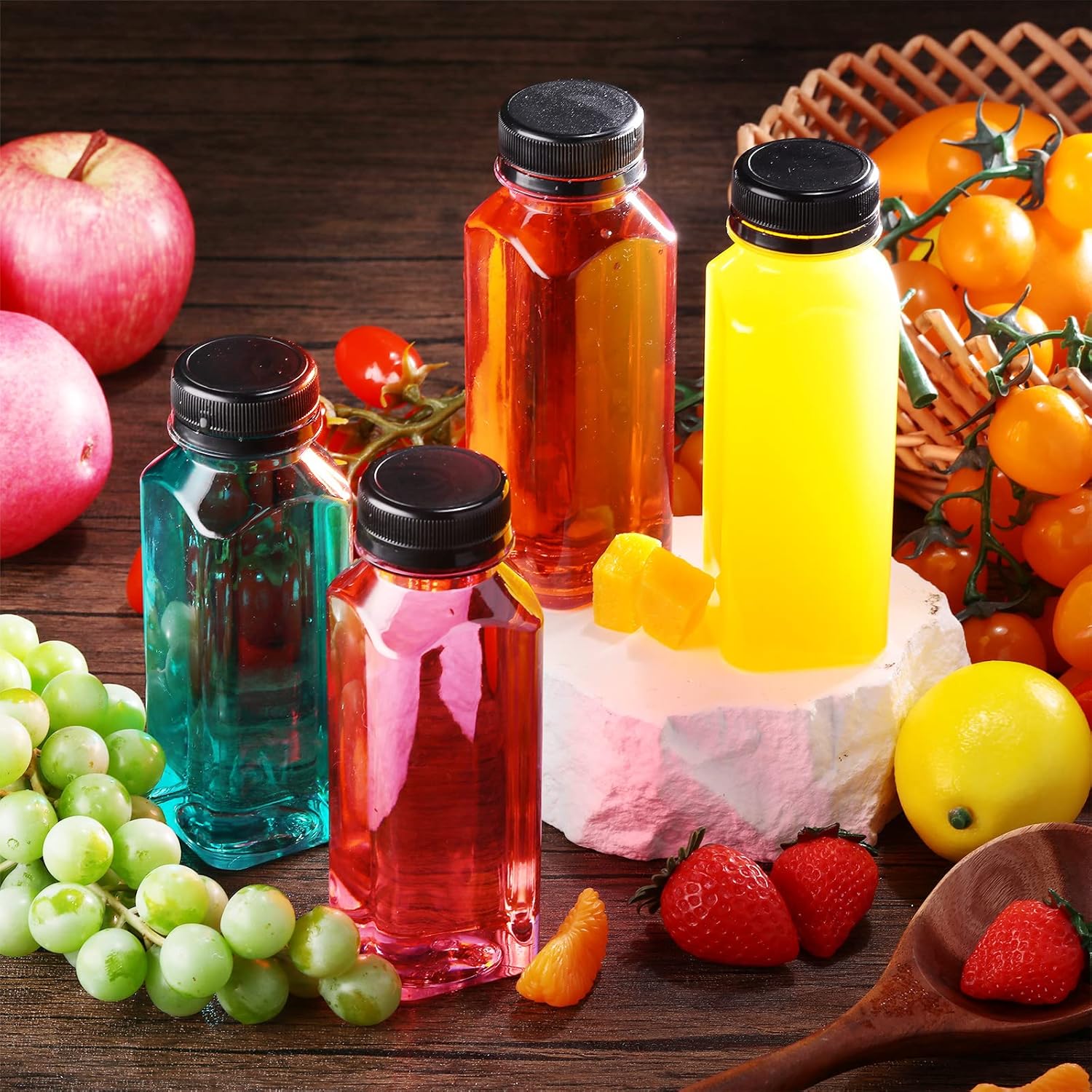 200 Pcs Plastic Juice Bottles with Caps Square Empty Clear Water Bottles Bulk Drinking Beverage Containers Reusable Empty Juicing Refillable PET Flasks with Lids for Drinks Smoothie(16oz,Black)