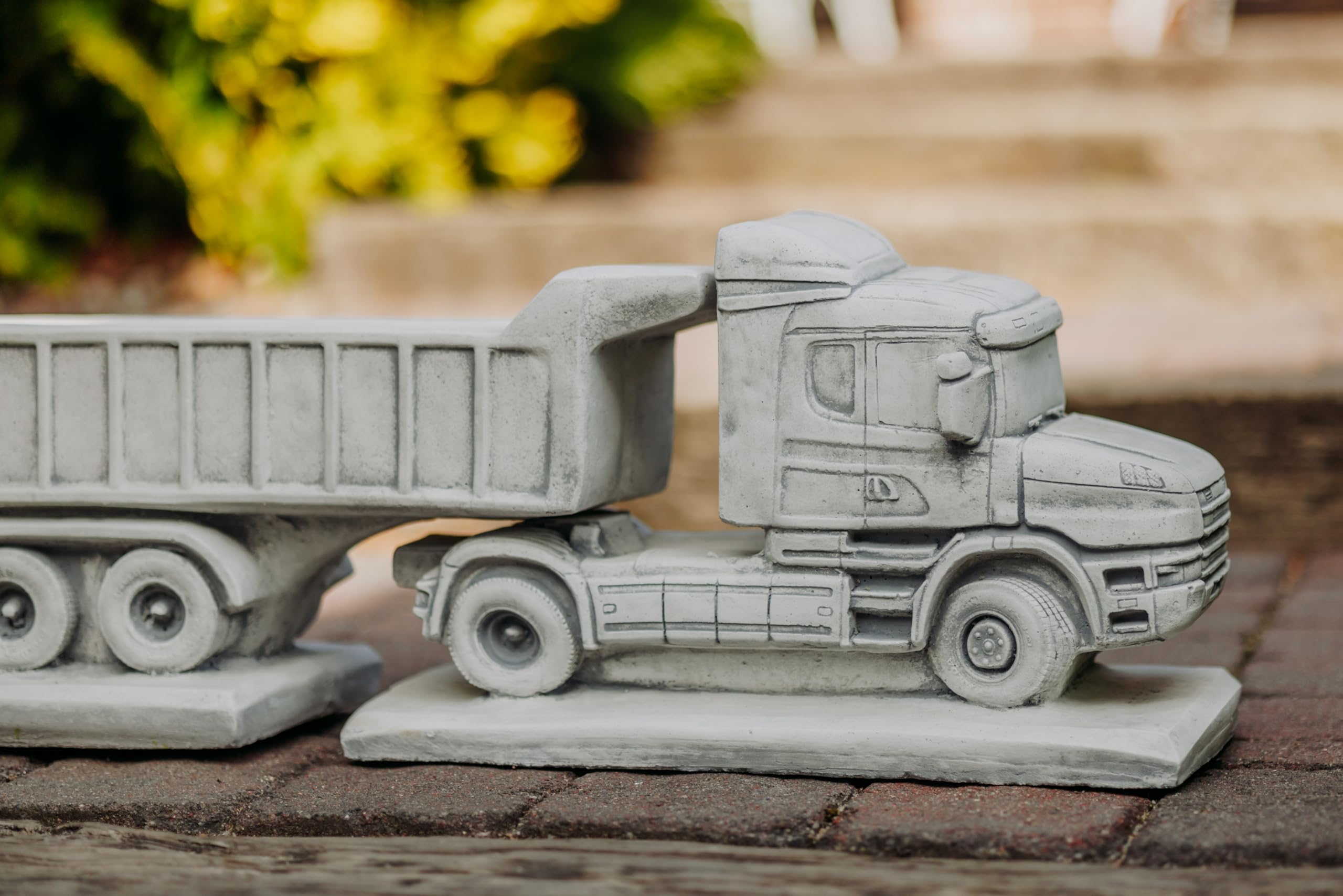 gartendekoparadies.de Trattore da giardino in pietra, 46 x 21 x 29 cm, grigio, calcestruzzo bianco, 23 kg, resistente al gelo