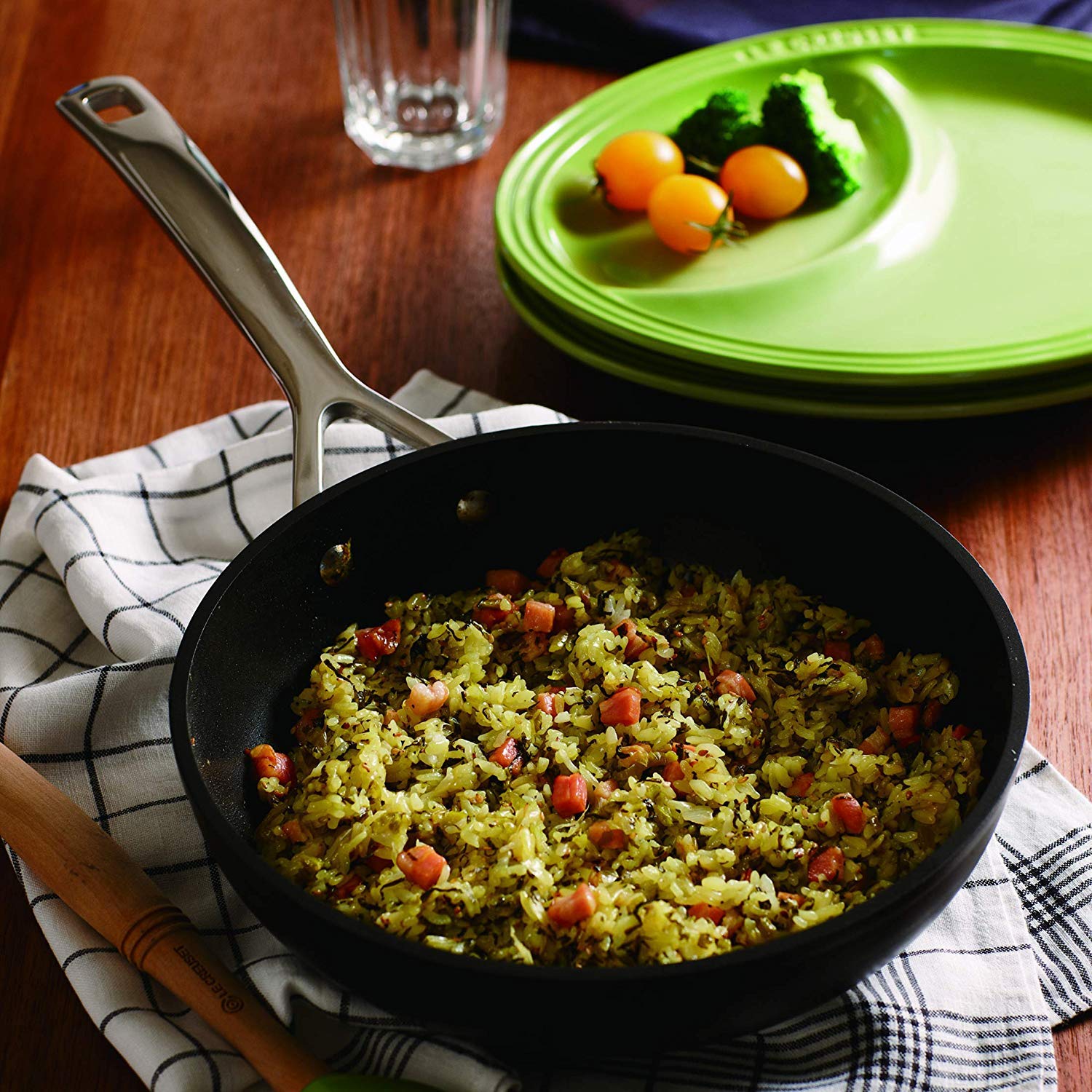 LE CREUSET Sartén alta de aluminio antiadherente, diámetro 24 cm, para todas las fuentes de calor, incluso la inducción, Antracita/Plateado, 51101240010002