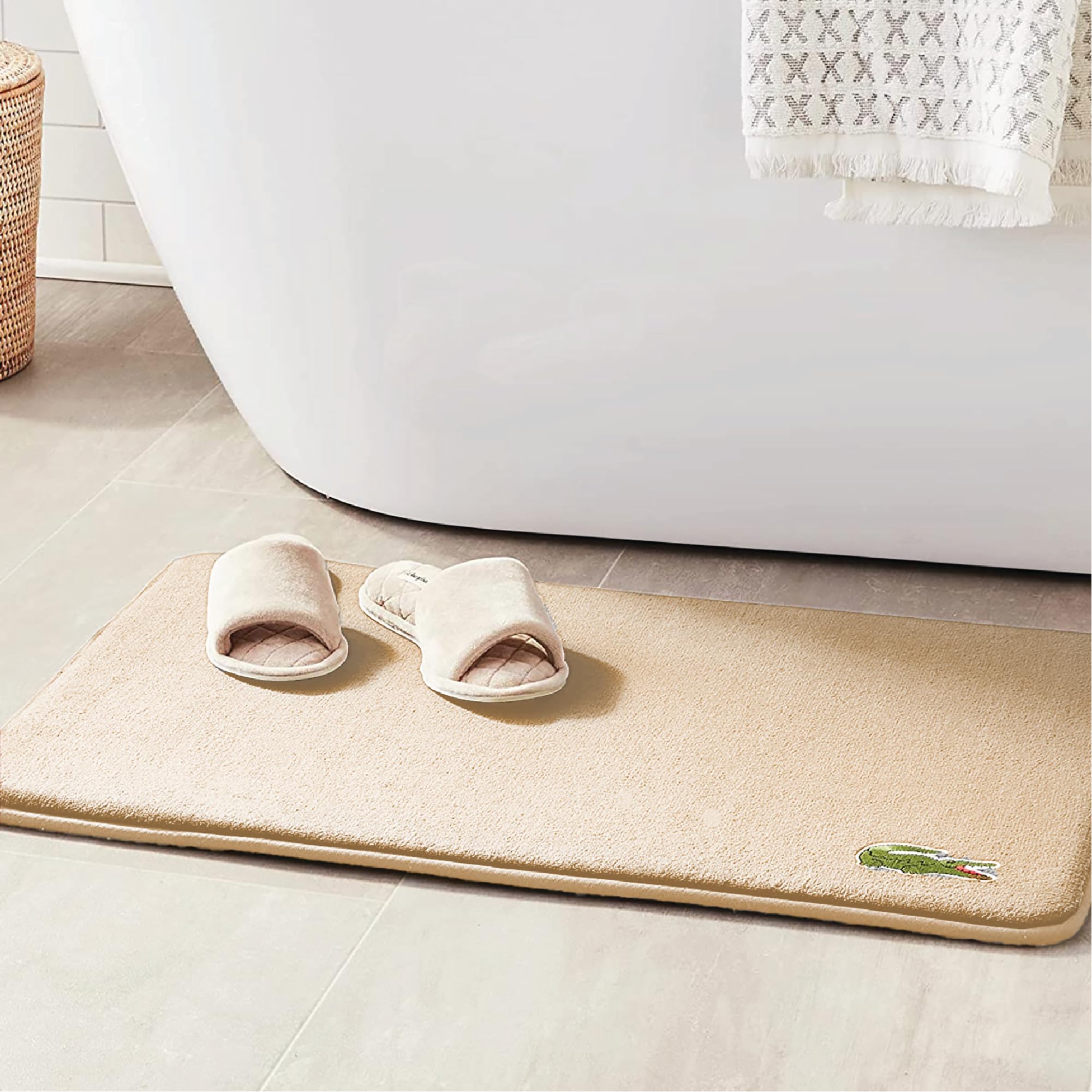 Lacoste Krokodil-Badteppich, Memory-Schaum, 48,3 x 76,2 cm (19 x 30 Zoll), Sand
