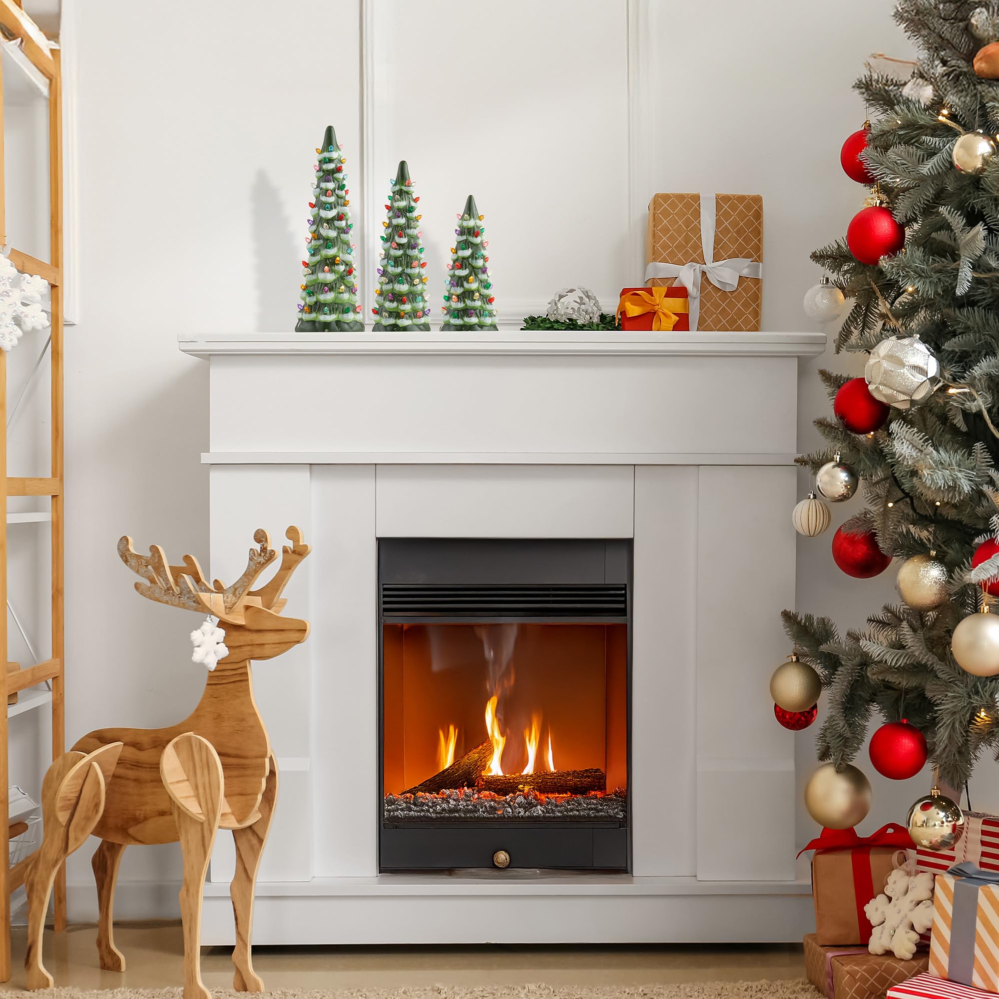 Casafield Lot de 3 sapins de Noël en céramique peints à la main – Vert neige floquée – Arbres pré-éclairés de 20,3 cm, 25,4 cm, 30,5 cm avec lumières multicolores