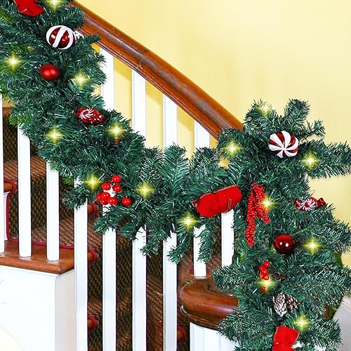 MorTime Paquete de 4 guirnaldas LED de Navidad de 9 pies con piñas y bayas rojas, bolas de Navidad, guirnalda de Navidad multifunción con 50 luces