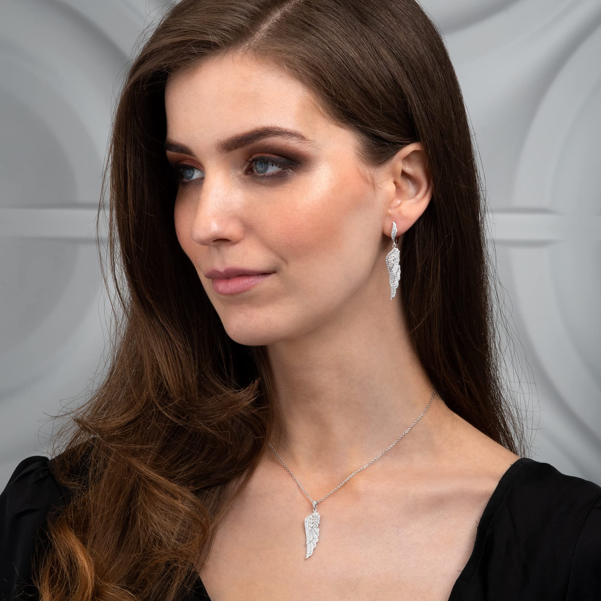 namana Collana in Argento Sterling 925 con Ciondolo a Forma di Ali d'Angelo, Collana Donna con Pietre Bianchi o Neri, Collana per Donna e Ragazza con Ciondolo a Forma di Ala d'Angelo