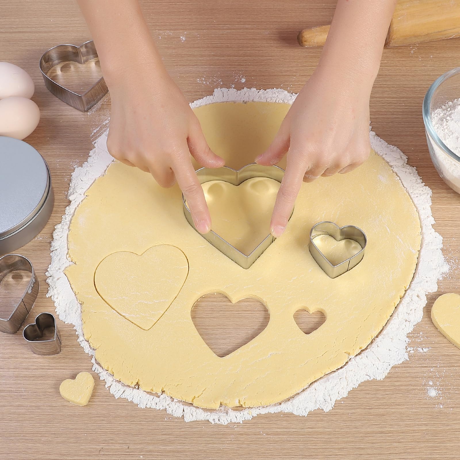 Juego de 5 cortadores de galletas en forma de corazón para el día de San Valentín, vacaciones, fiesta de cumpleaños, acero inoxidable (4.2 pulgadas, 3.4 pulgadas, 2.65 pulgadas, 1.97 pulgadas, 1.2