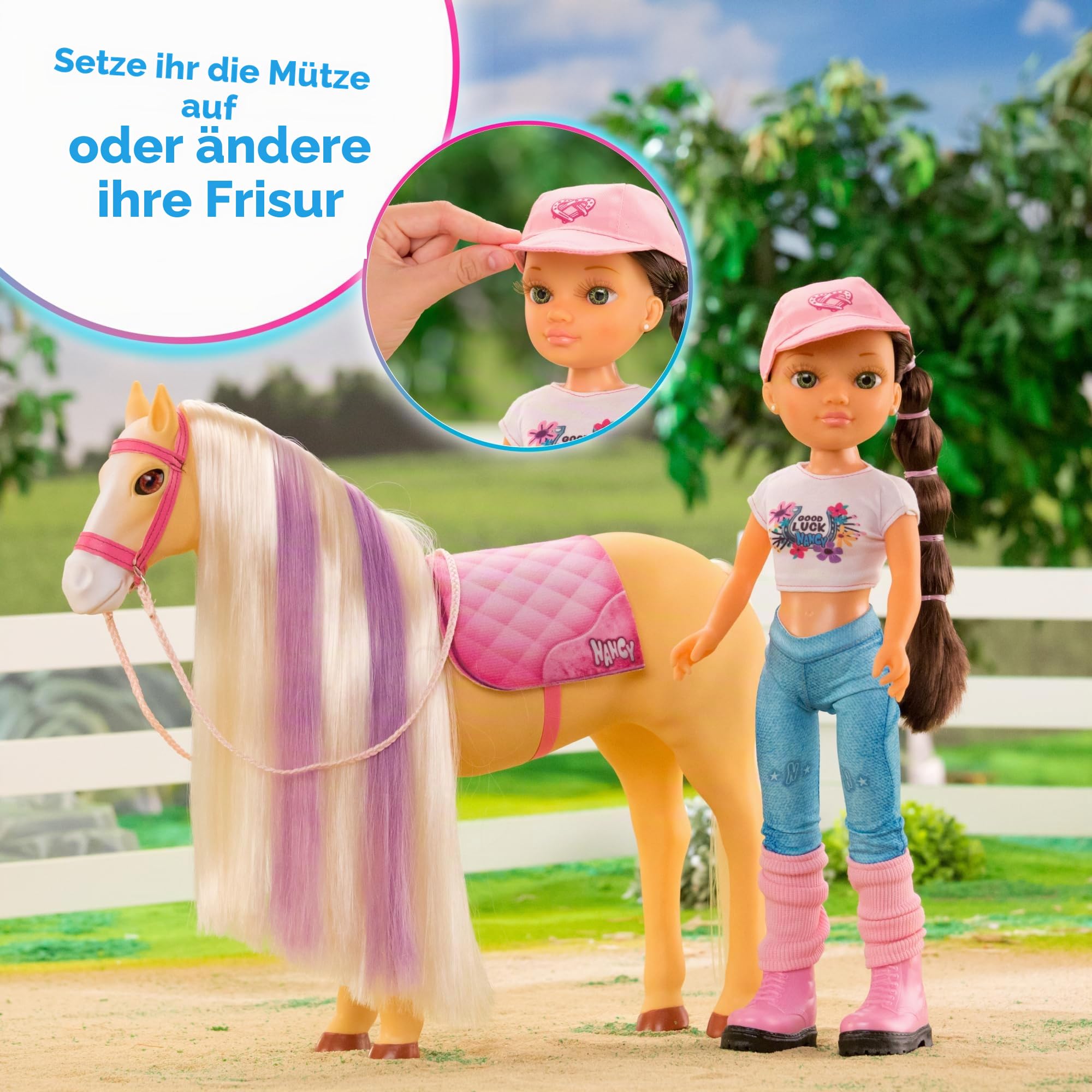 NANCY - A Day with her Horse, Modepuppe mit Pferd, Pflegezubehör, Bürstenschwamm, der die Farbe des Mähnenhaars verändert, für Jungen und Mädchen ab 3 Jahren, Famosa (NAC49000)