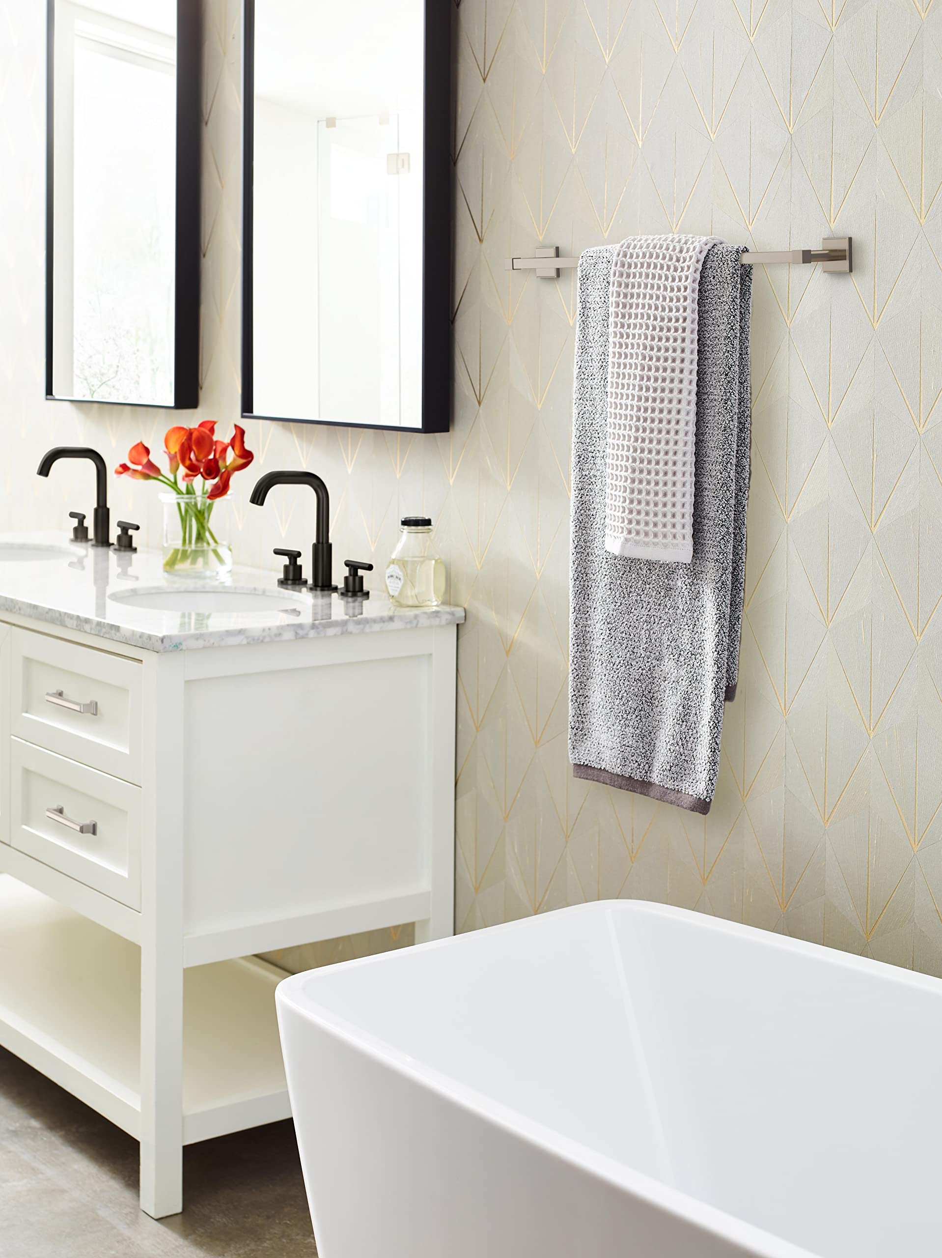 Amerock BH36074G10 - Toallero de níquel Cepillado, toallero de 610 mm, Soporte para Toallas de baño, Accesorios de baño, Accesorios de baño