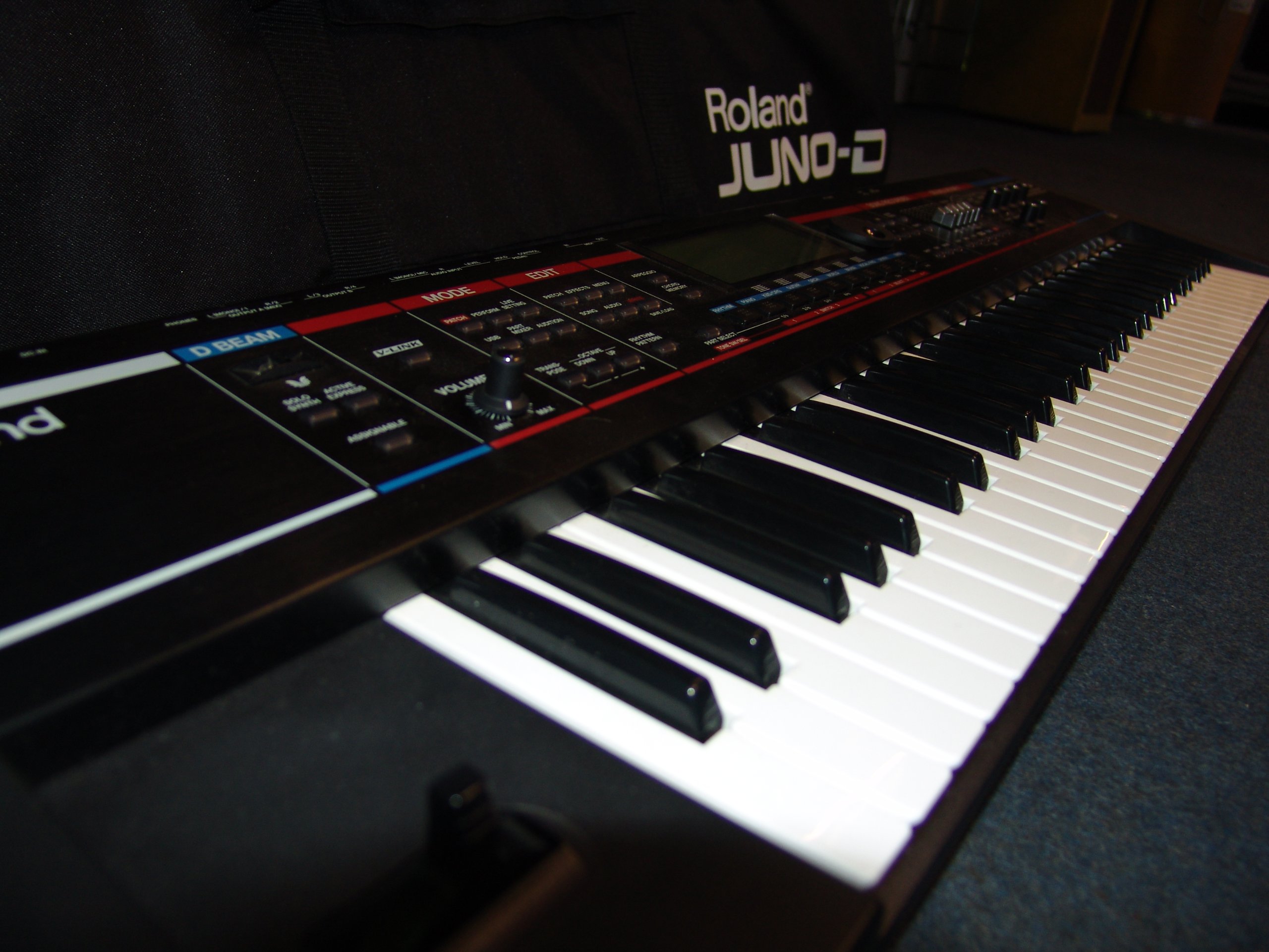 Amazon.co.jp: Roland 128ボイス・エクスパンダブル・シンセサイザー