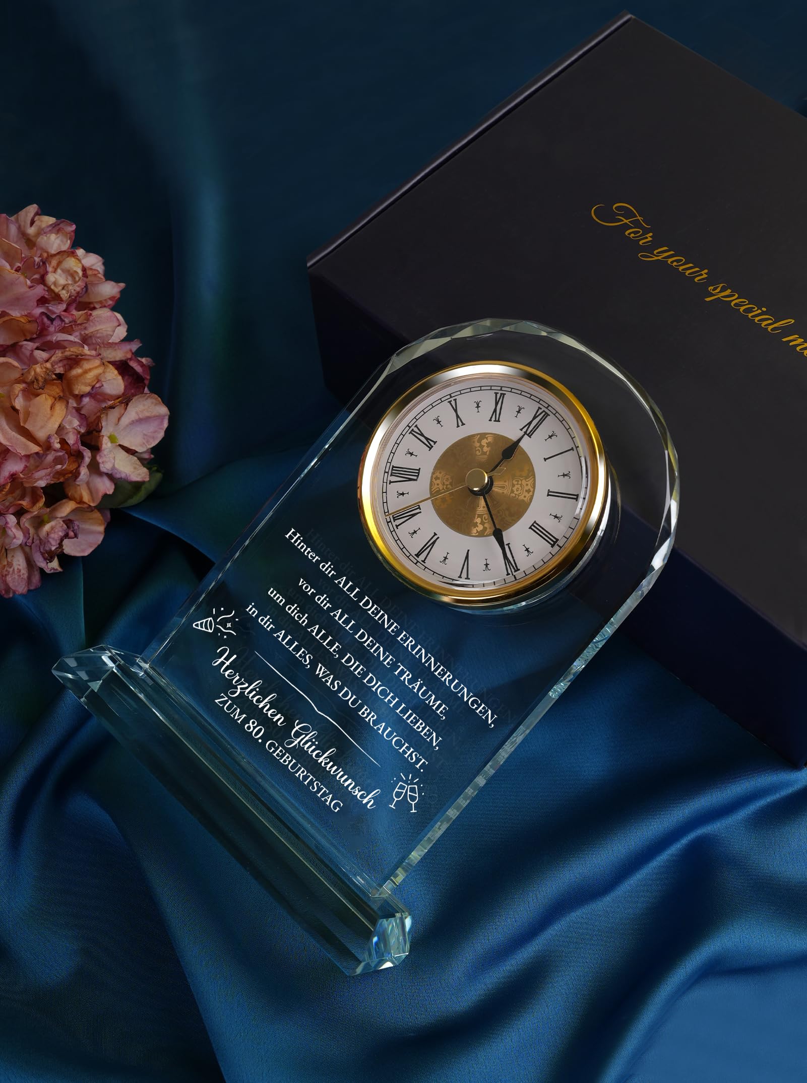 Geschenk 80. Geburtstag Frauen & Männer Jahrgang 1946 – Tischuhr mit Spruch – Geschenkidee für Mama Papa Oma Opa Ehemann Ehefrau & Freunde – Deko & Erinnerung 80 Jahre (In Geschenkbox mit Karte)