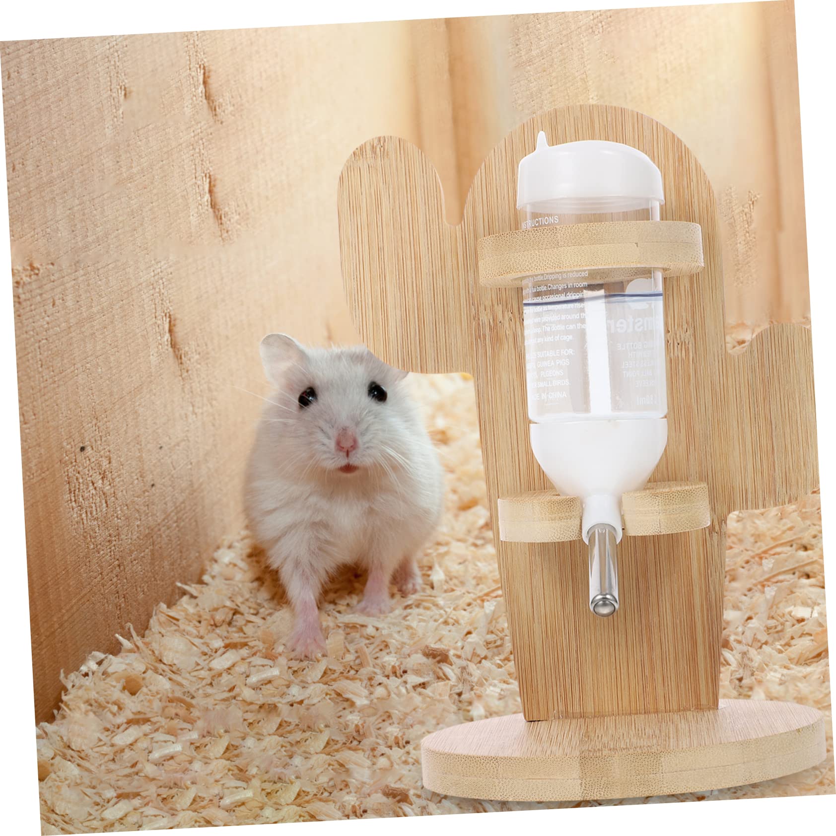 Toddmomy Distributeur d'eau Vertical Couleur Aléatoire Design Pratique et Facile à Utiliser en Bois et Plastique Bouteille Transparente pour Petits Animaux pour Cages d'animaux