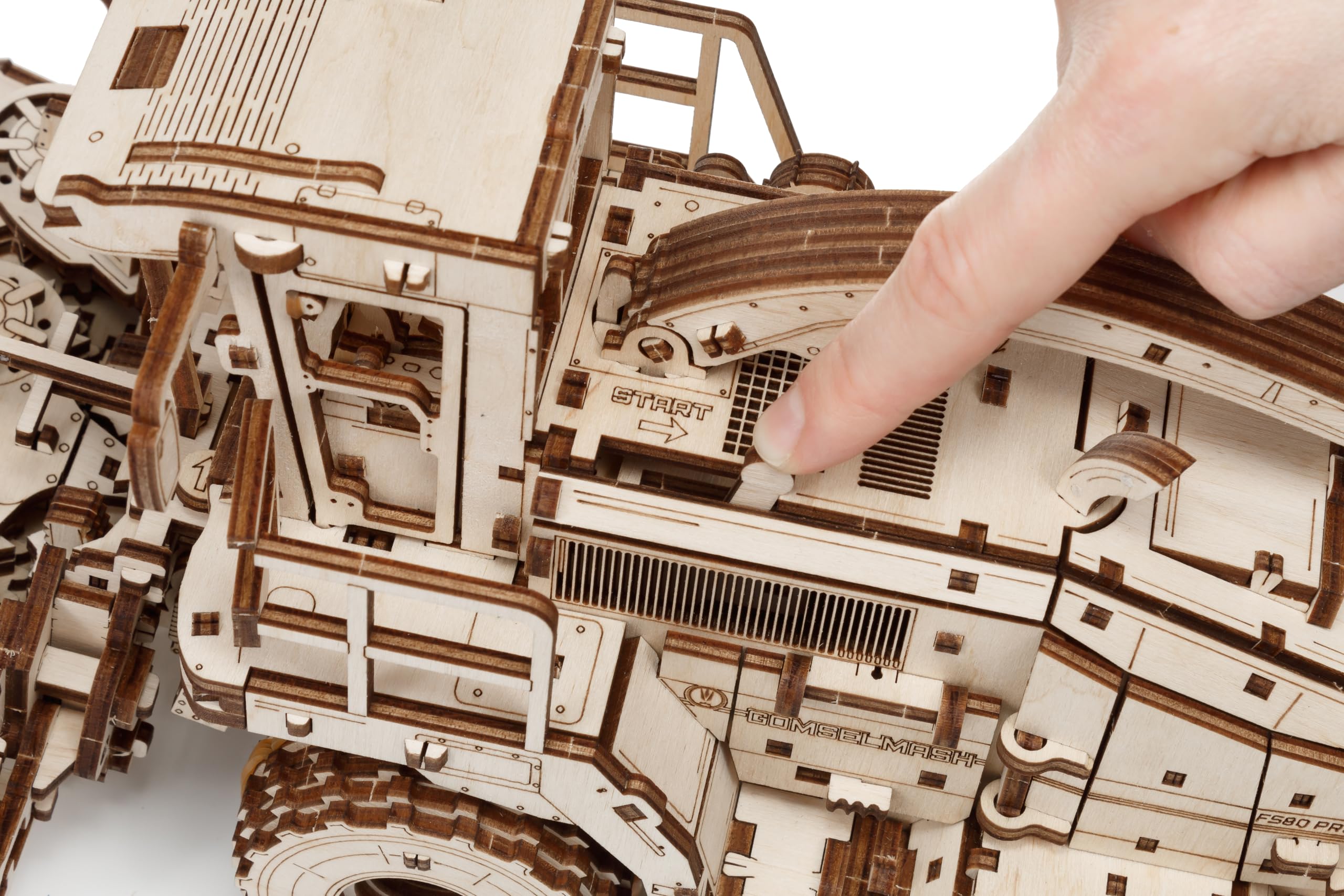 EWA Eco-Wood-Art - 3D-Holzpuzzle für Jugendliche und Erwachsene, 14+ - ERNTEMASCHINE FS80 - DIY-Bausatz, Selbstmontage, kein Kleber erforderlich - 580 Stück