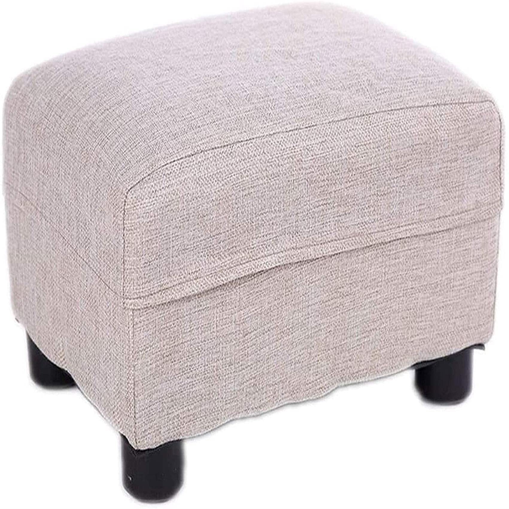 Changement de chaise facilité avec le repose-pieds rembourré et coffre cubique