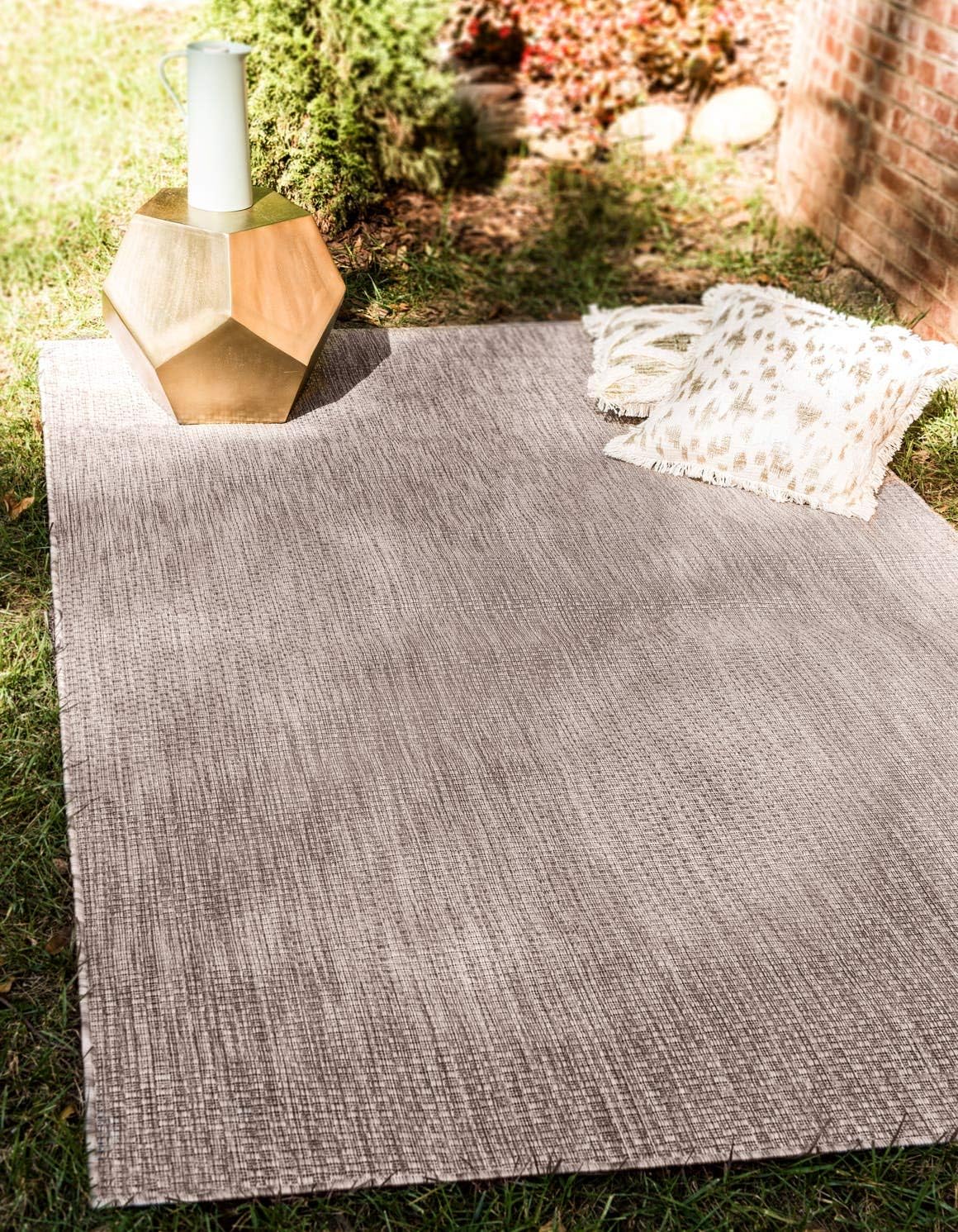 Amazon.com: Solid Outdoor Rug for Patio or Balcony Weatherproof in ...