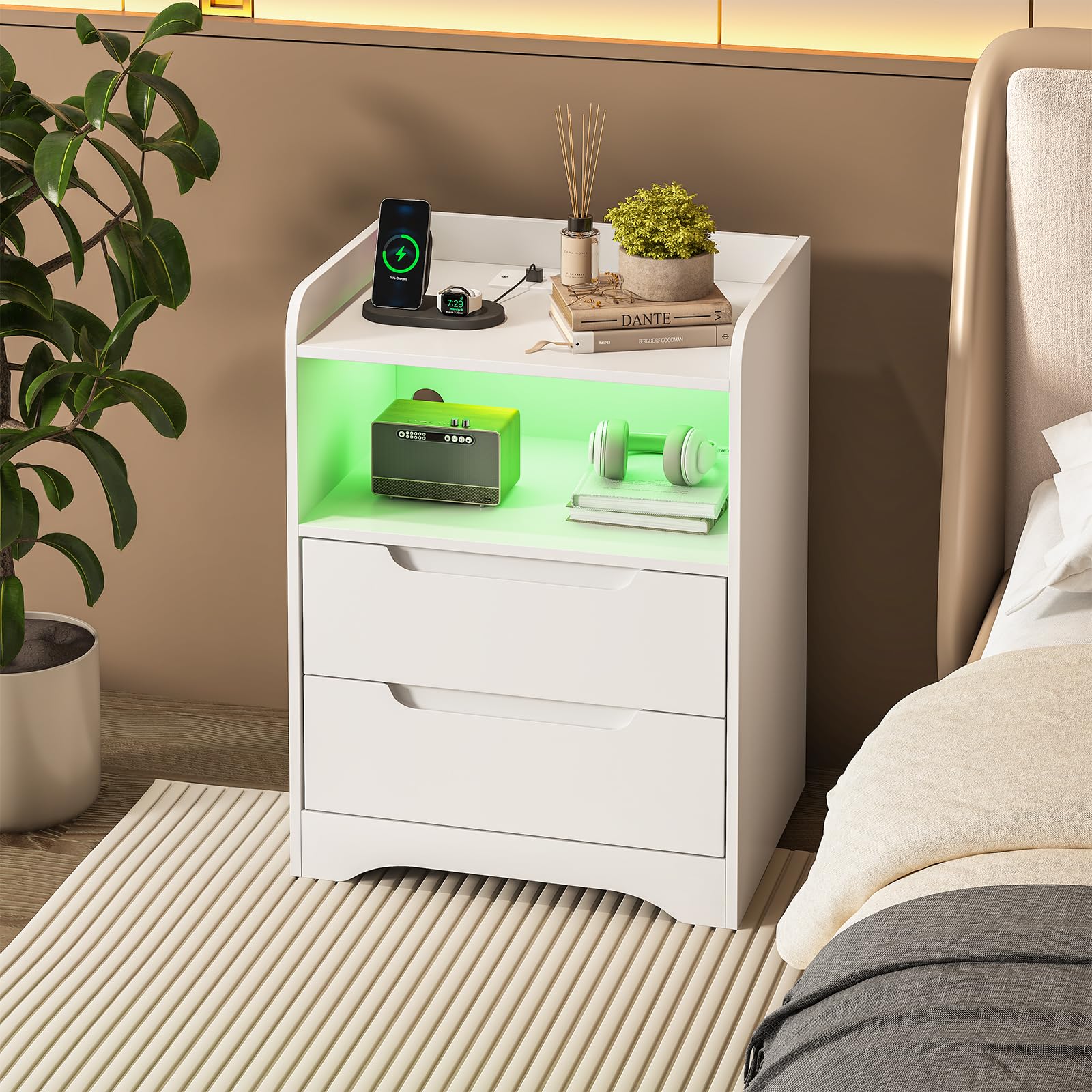 Brinlawb Table de Chevet Lot de 2 avec lumières LED et Multiprise (2 Prises CA, 2 Ports USB) Table de Nuit Lot de 2 avec 1 Compartiment Ouvert et 2 Tiroirs pour Salon, Chambre, Bureau, Moderne, Blanc