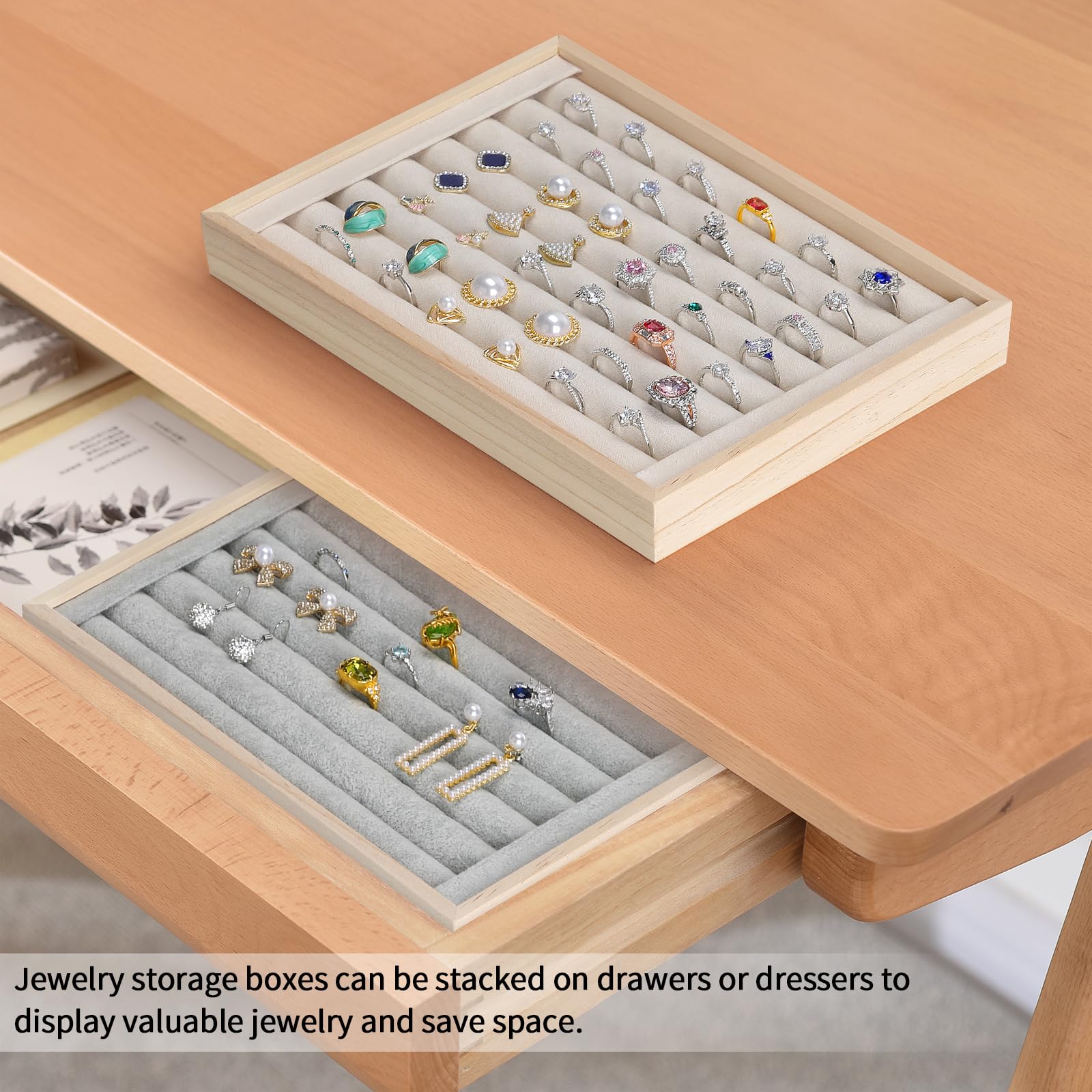 KUKUVR Bandeja de madera para anillos, estuche de almacenamiento de joyas de terciopelo para anillos, aretes, bandeja organizadora para almacenamiento de escritorio o espectáculo de ventas (beige)