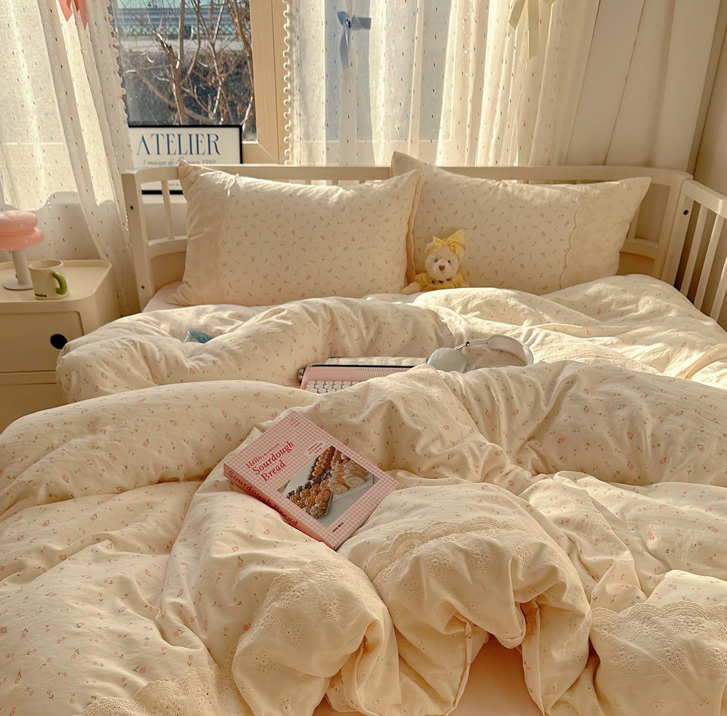 VM VOUGEMARKET Romantic Lace Duvet Cover Set with Pink Flower Pattern Queen Size Soft Lightweight Washed Microfiber Princess Duvet Cover with Zipper Ties 2 Pillowcases