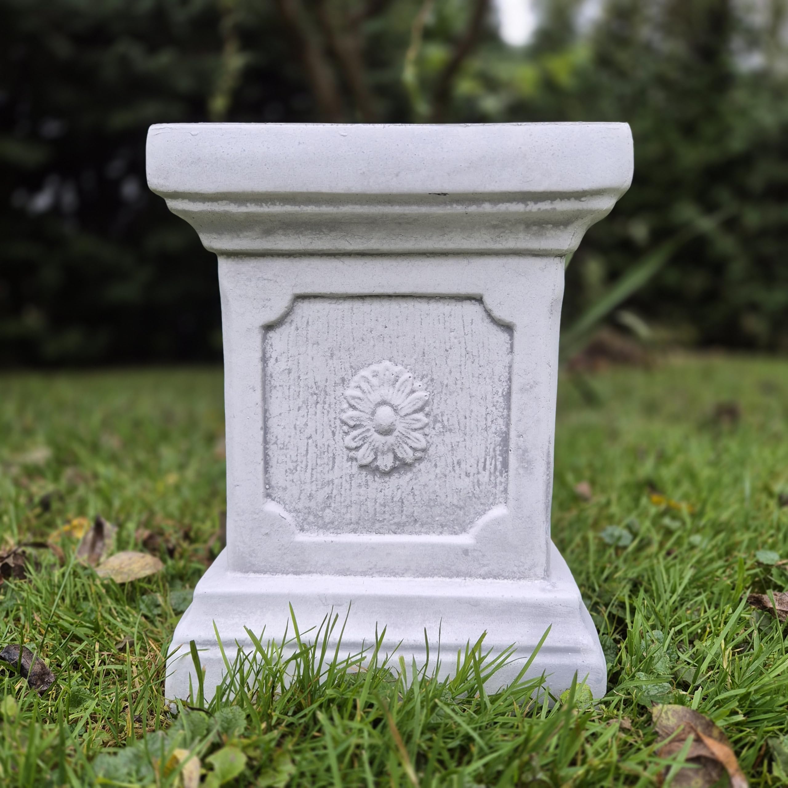 FABRIQ Colonne, socle et piédestal en pierre moulée, gris, figurine en pierre, colonne de fleurs, résistante aux intempéries, solide, H : 25 cm, L : 20 cm, l : 20 cm, 17 kg