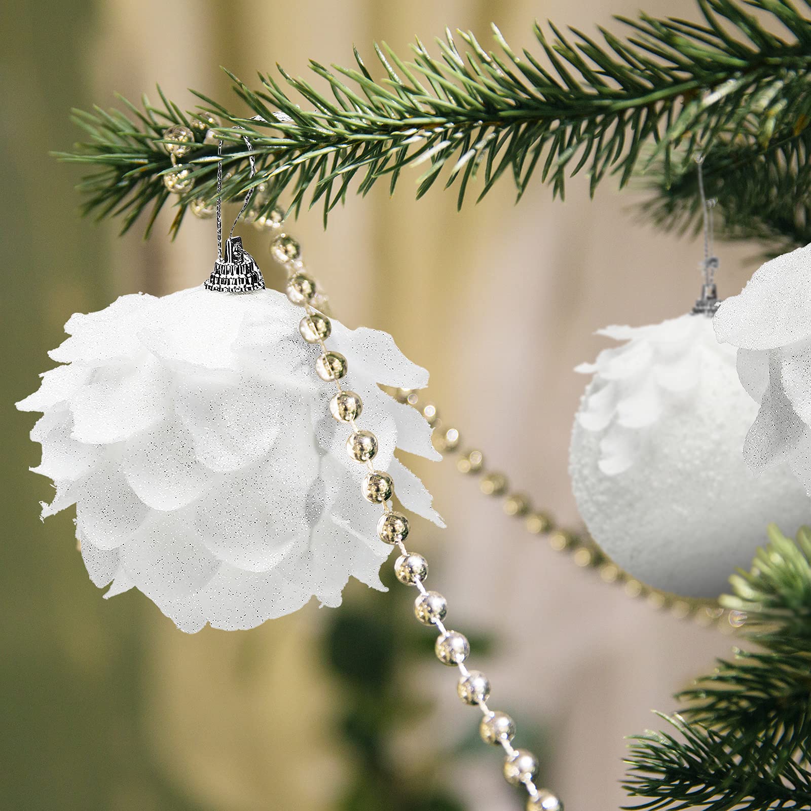 Bolas de Navidad, suministros de decoración, 6 piezas colgantes de bolas de Navidad, bolas colgantes de espuma con purpurina blanca como la nieve de 3,9 pulgadas con pétalo, adornos de bolas de árbol