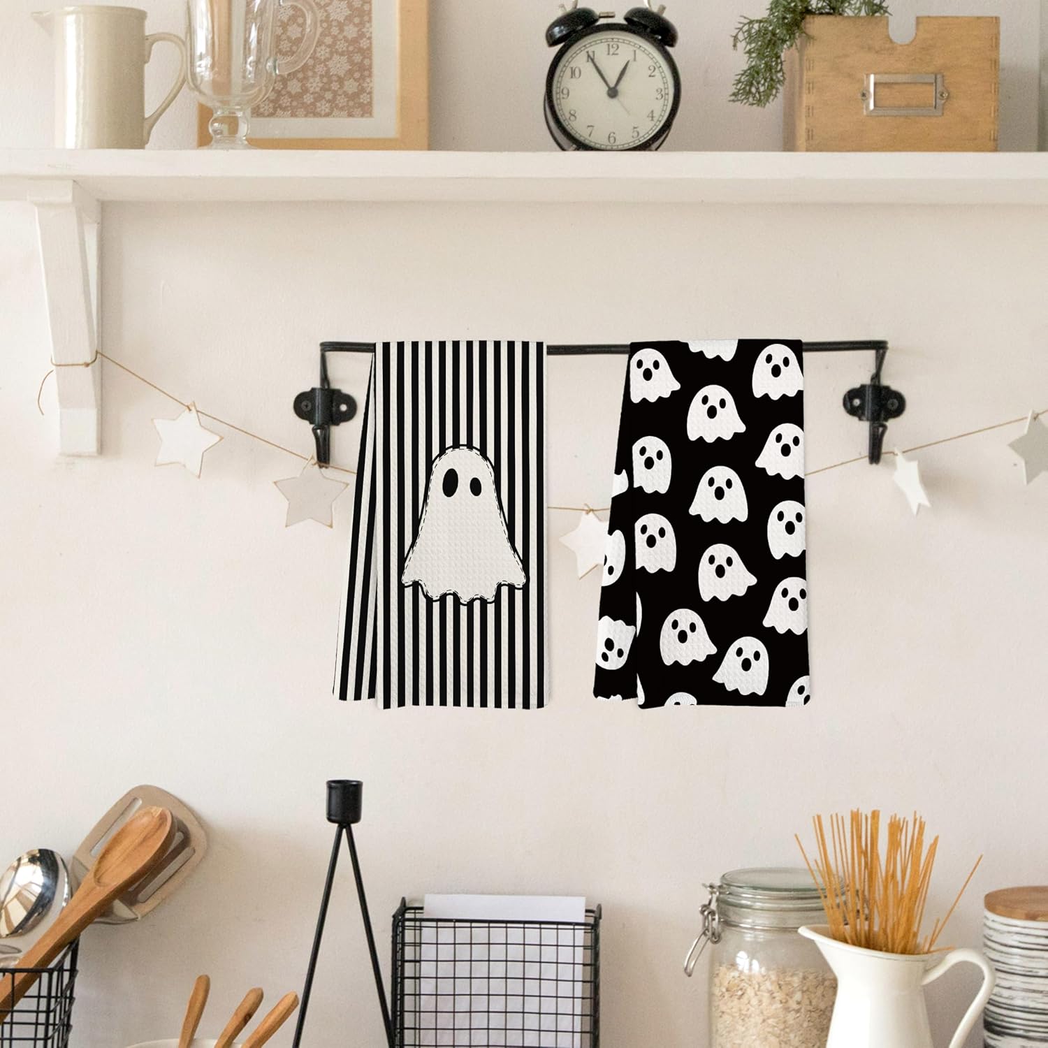 Black and White Halloween Ghost Kitchen Dish Towels, Halloween Bathroom Decor, Neutral Gothic Spooky Cute Ghost Hey Boo Hand Towels for Bathroom Kitchen Decor, 16x24in Set of 4