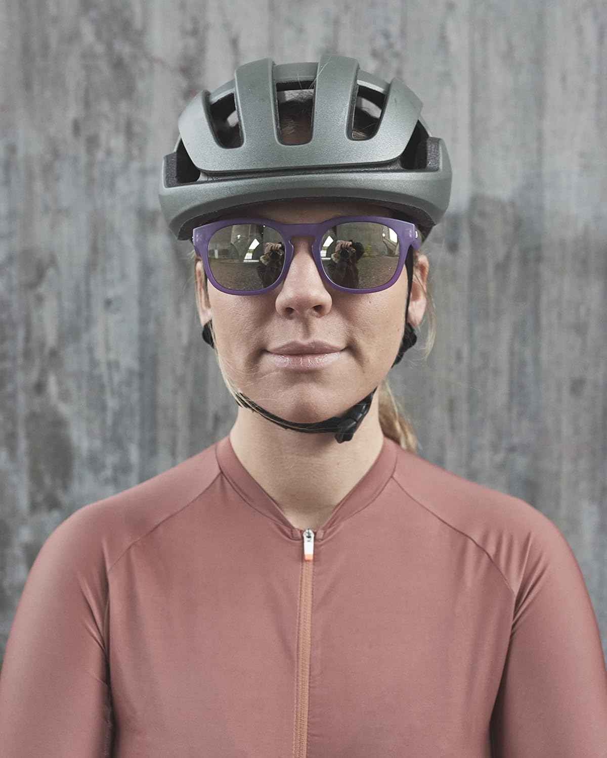 Miniatura 5 de POC, Requiere gafas de sol ligeras.