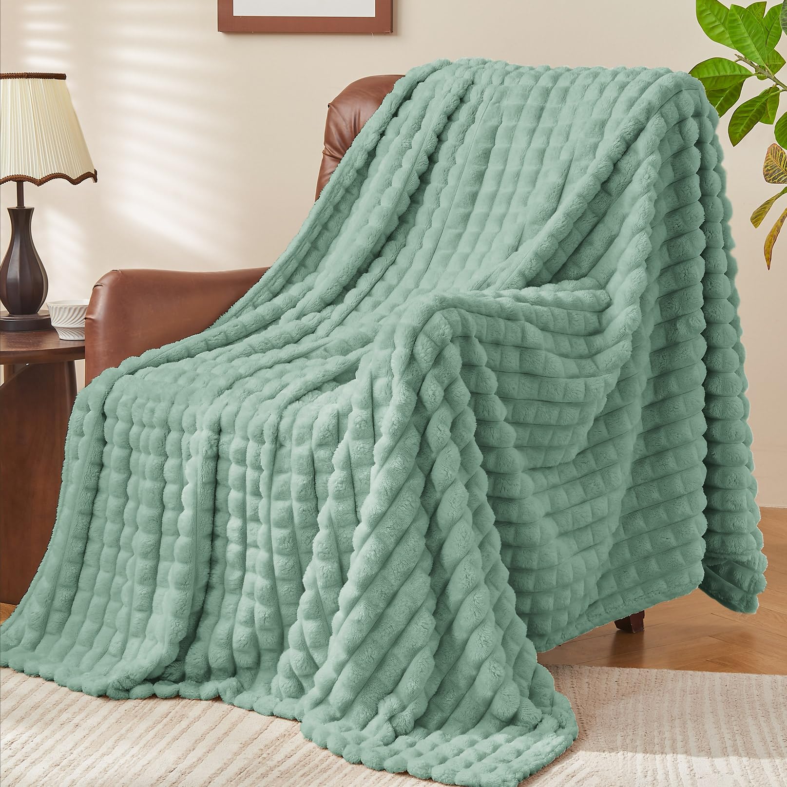 Bedelite Women's Sage Green Fluffy Fleece Twin Blanket - Couch Throw Checkered Design Soft Cosy Warm Blankets For Double Bed, Gifts For