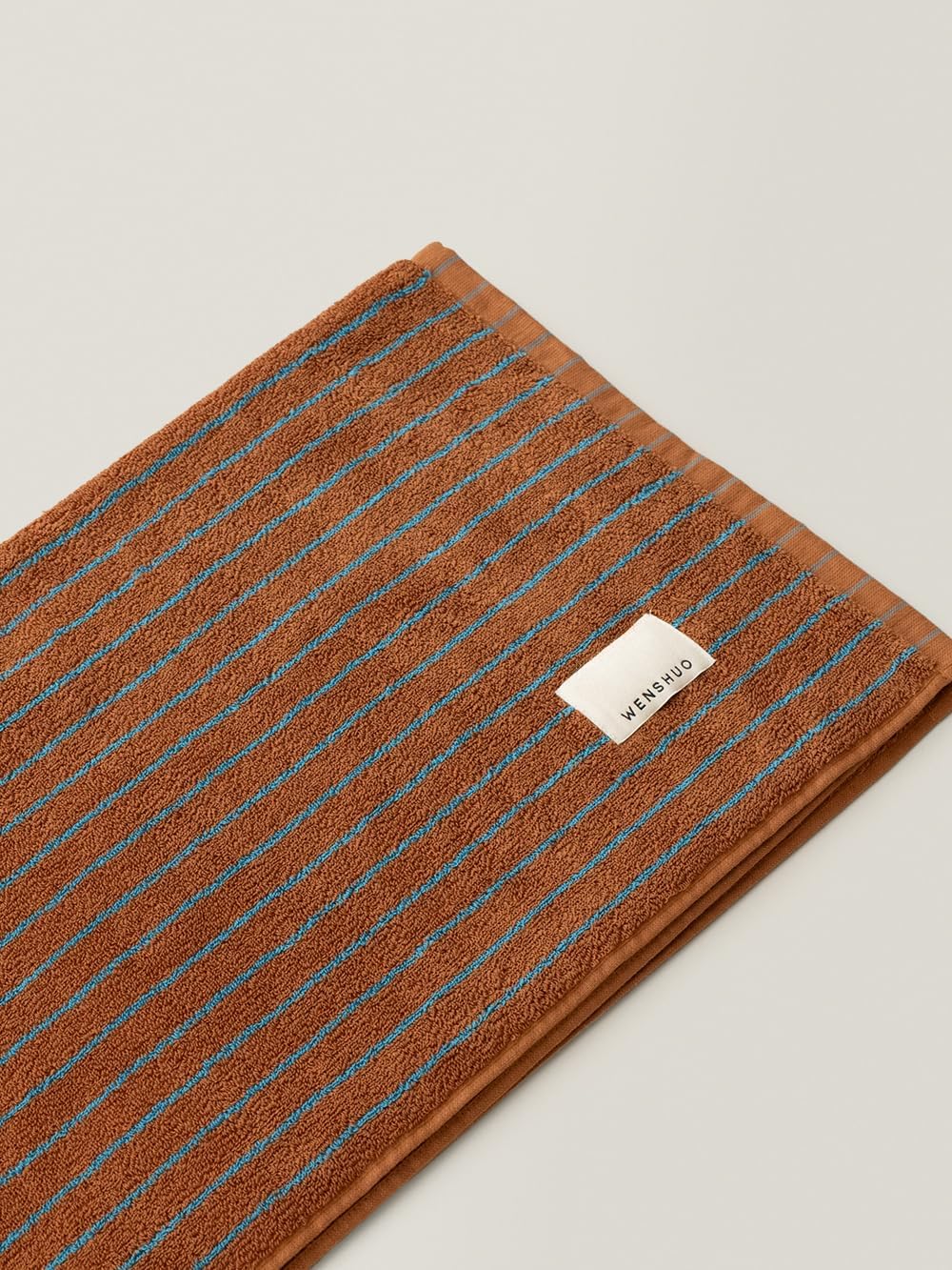 WENSHUO Fluffy Caramel-Striped Pure Cotton Bath Towel,100% Combed Cotton,Luxury Shower Towel,Super Absorbent(Pack of 1) (55.12" L × 27.56" W)