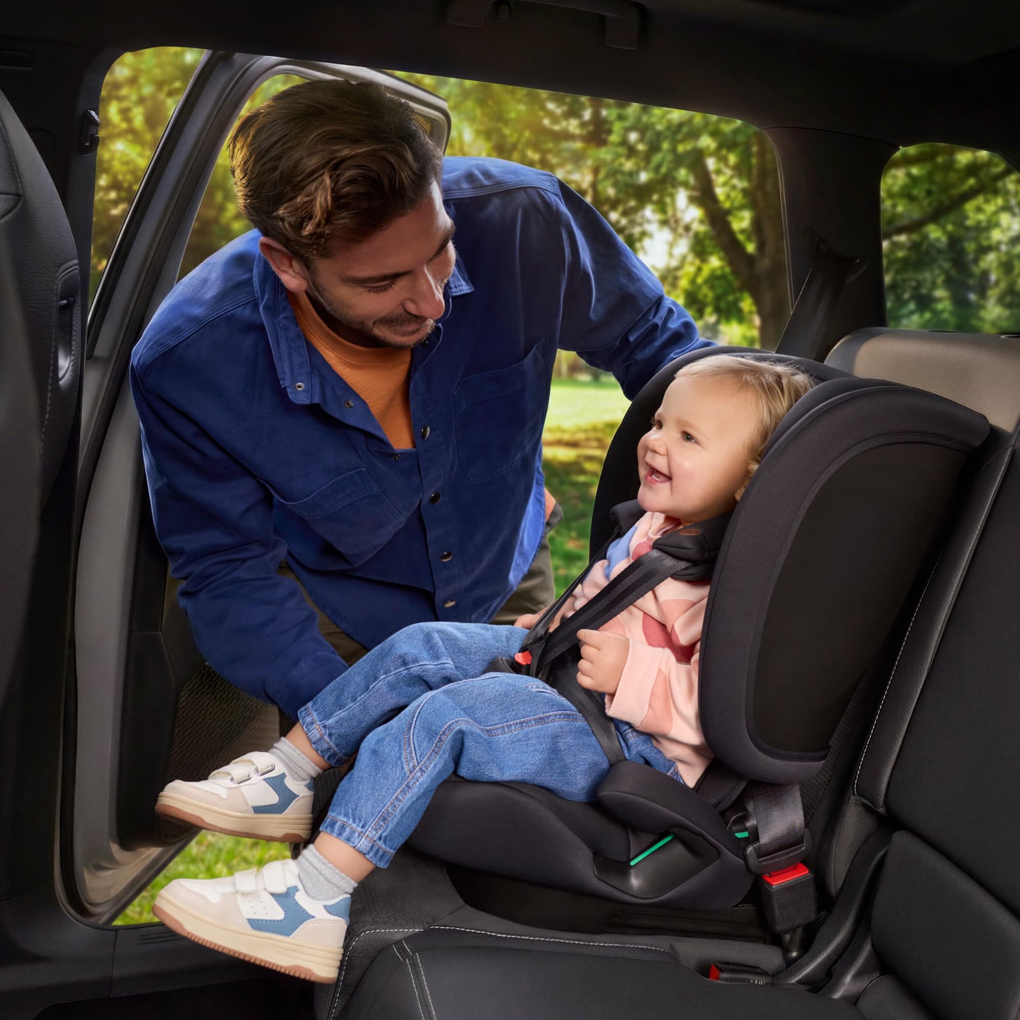 Bebeconfort Ever & Go i-Safe, Seggiolino Auto 9-36 kg Evolutivo, 15 Mesi - 12 Anni, 76-150 cm, Seggiolino Auto Pieghevole ISOFIX, Leggero e Compatto (4.9kg), 15 Posizioni Poggiatesta, Full Black