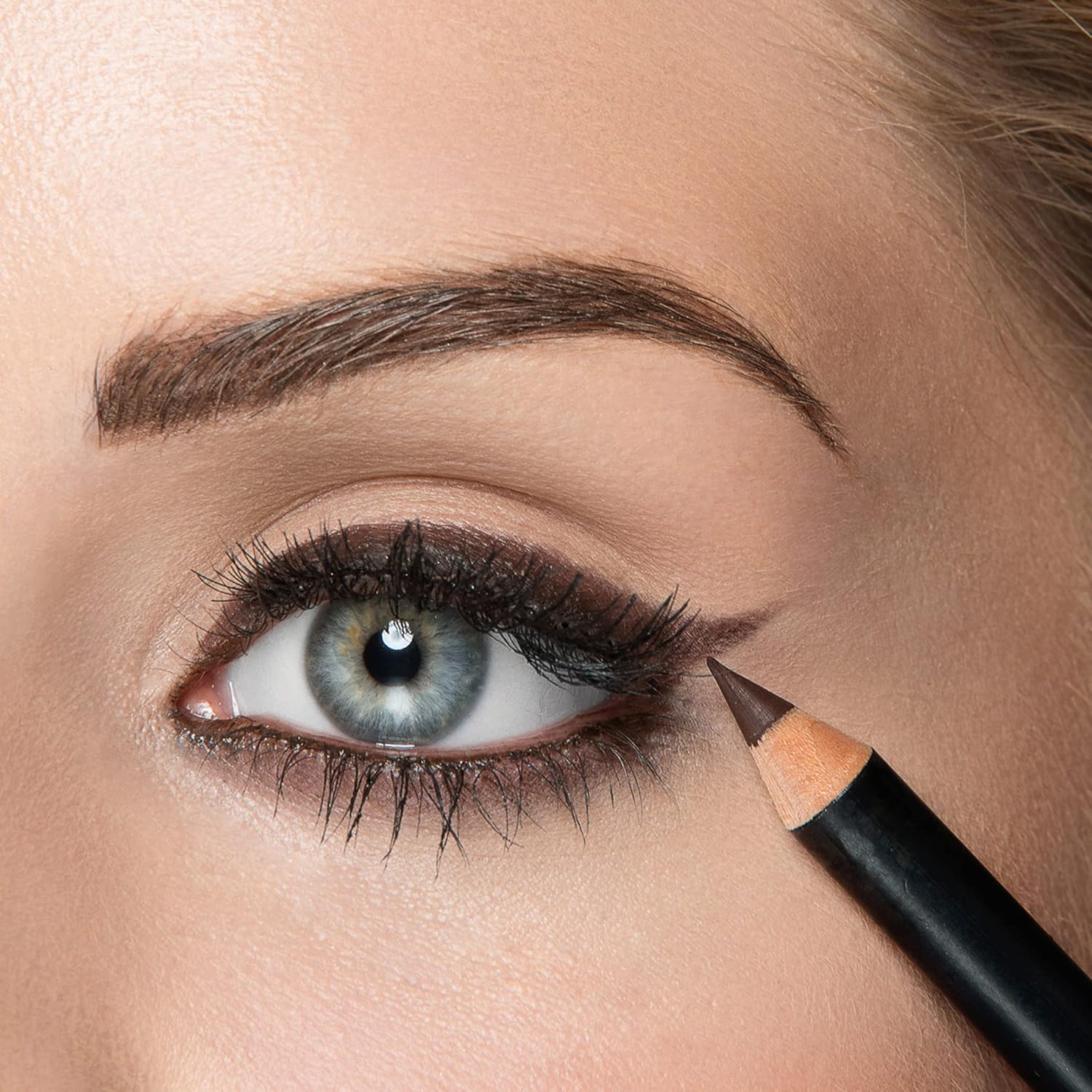 Diego dalla Palma Eye Pencil - Medium-Soft, Richly Pigmented - Smooth And Blendable Texture - Comfortable Use - Add A Final Touch To Makeup Look That Suits Every Occasion - 02 Dark Brown - 0.06 Oz
