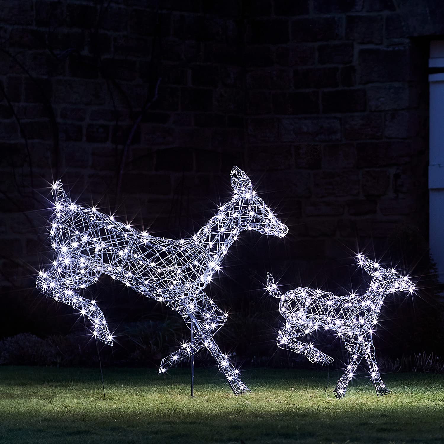 Lights4fun Harlow LED Rattan Rentier Figuren Mutter und Kind | Fernbedienung Timer | Solarbetrieben | Weihnachtsbeleuchtung Außen Weihnachtsfigur | 102 cm & 60 cm