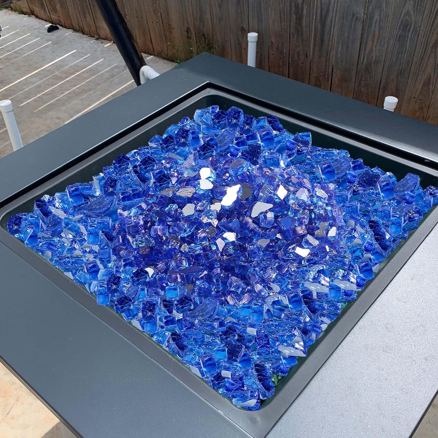 VEVOR Fire Glass, 10 lbs, Cobalt Blue, 1/2 Inch High-Temperature Resistant Reflective Glass Rocks, Smokeless Fire Pit Stones for Outdoor Table & Landscaping