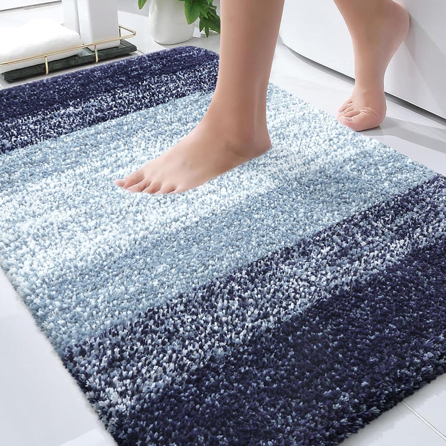 OLANLY Bathroom Rugs Mat 30x20, Extra Soft Absorbent Microfiber Bath Rugs, Rubber Backing, Quick Dry, Machine Washable Bath Mats for Bathroom Floor, Tub and Shower, Home Decor Accessories, Airy Blue