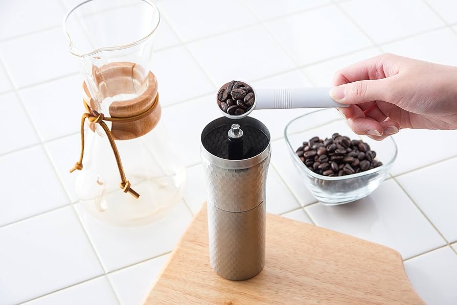 Amazon.co.jp: 川崎合成樹脂 手挽きコーヒーミル シルバー 豆