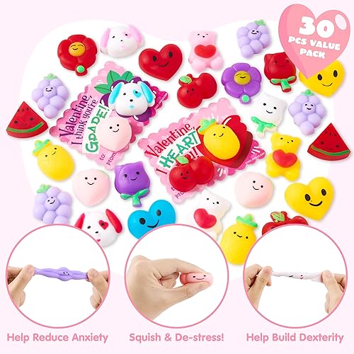 Miniatura 4 de JOYIN Paquete de 30 tarjetas de regalo para el día de San Valentín con juguetes esponjosos Mochi de frutas, juguetes para aliviar el estrés,