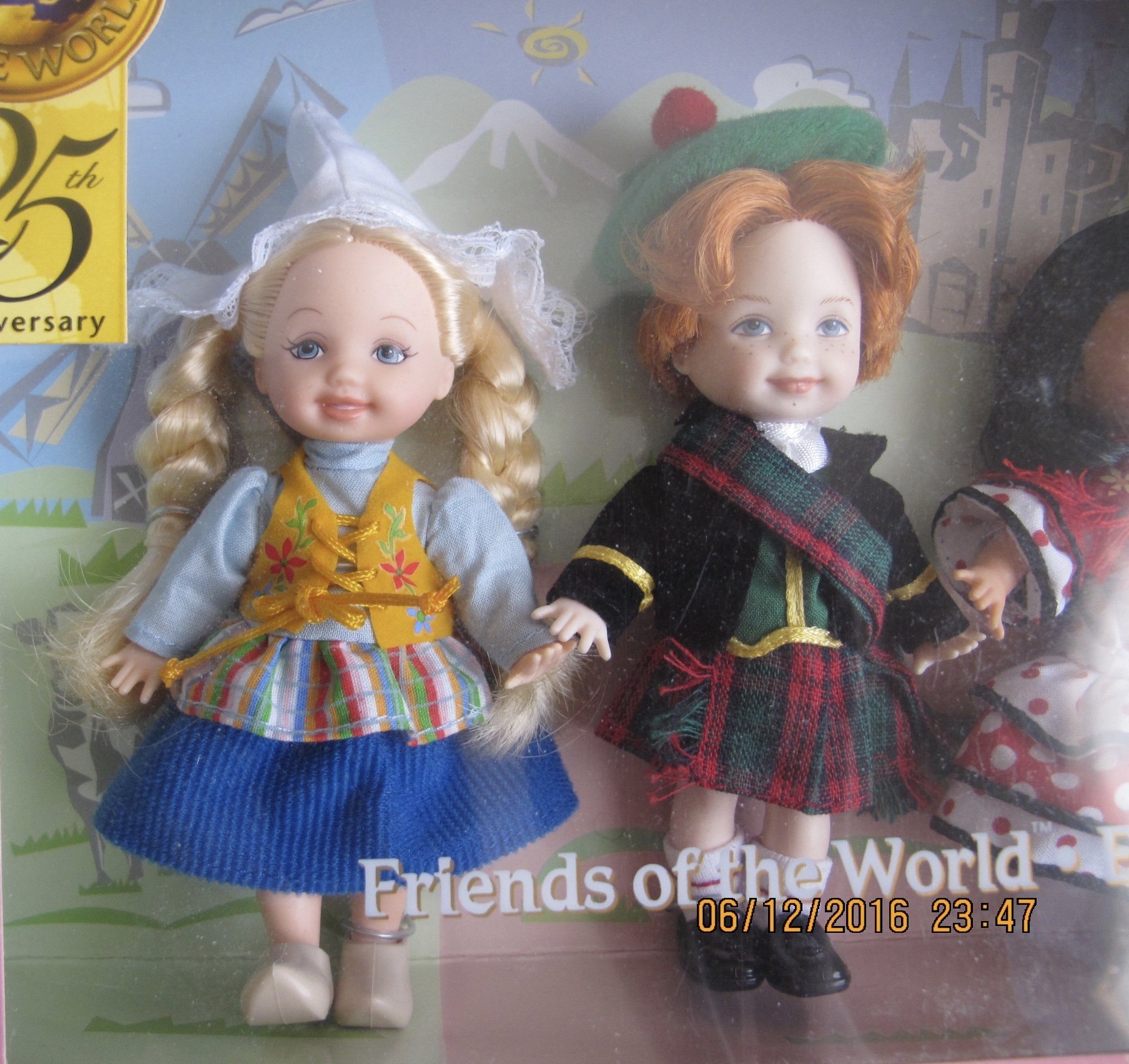 Amazon.co.jp: バービーコレクターケリー人形Friends of the World 