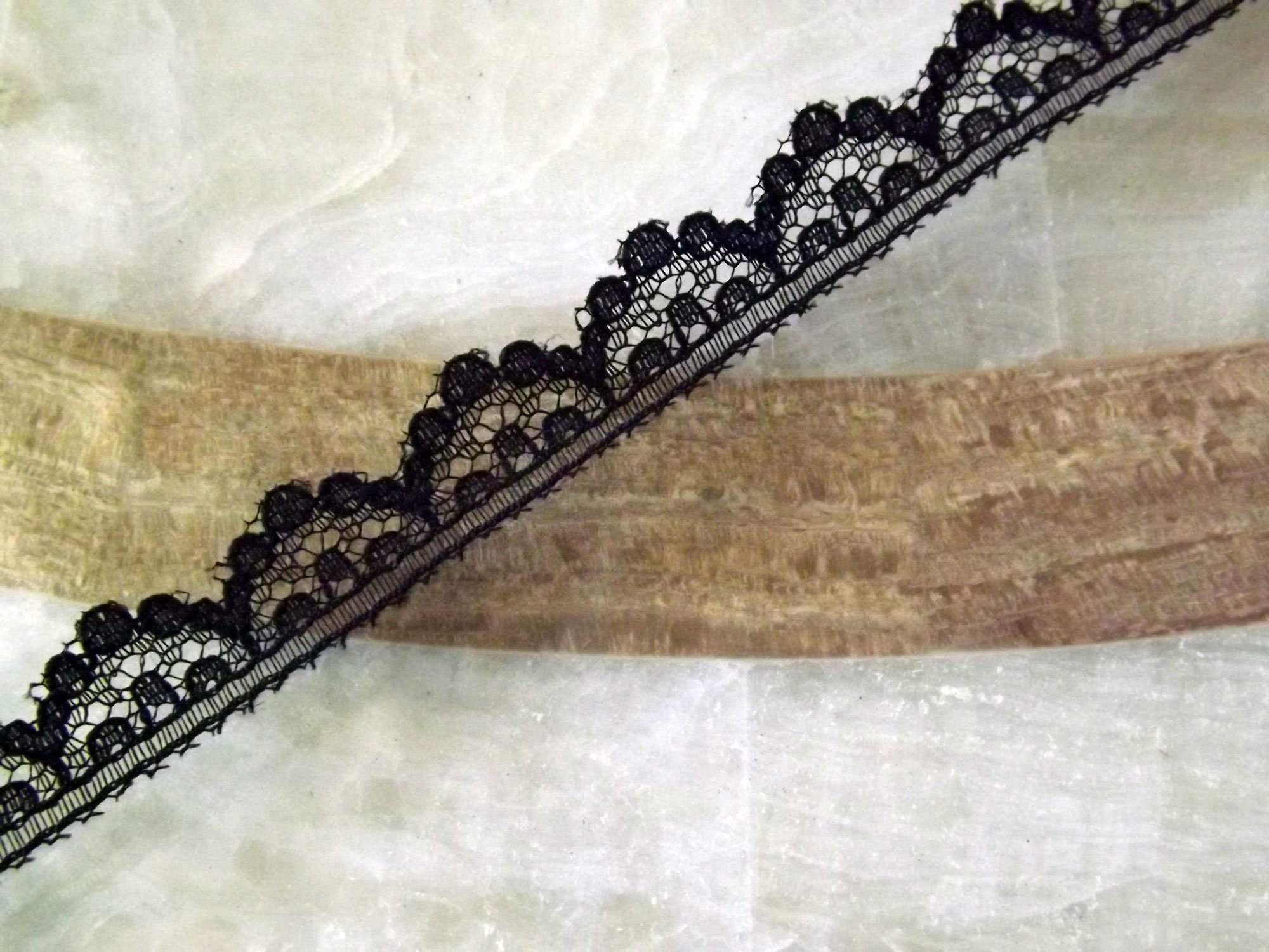40 Yards Delicate Cluny Black Chantilly Scalloped Floral Lace 1/2" Wide