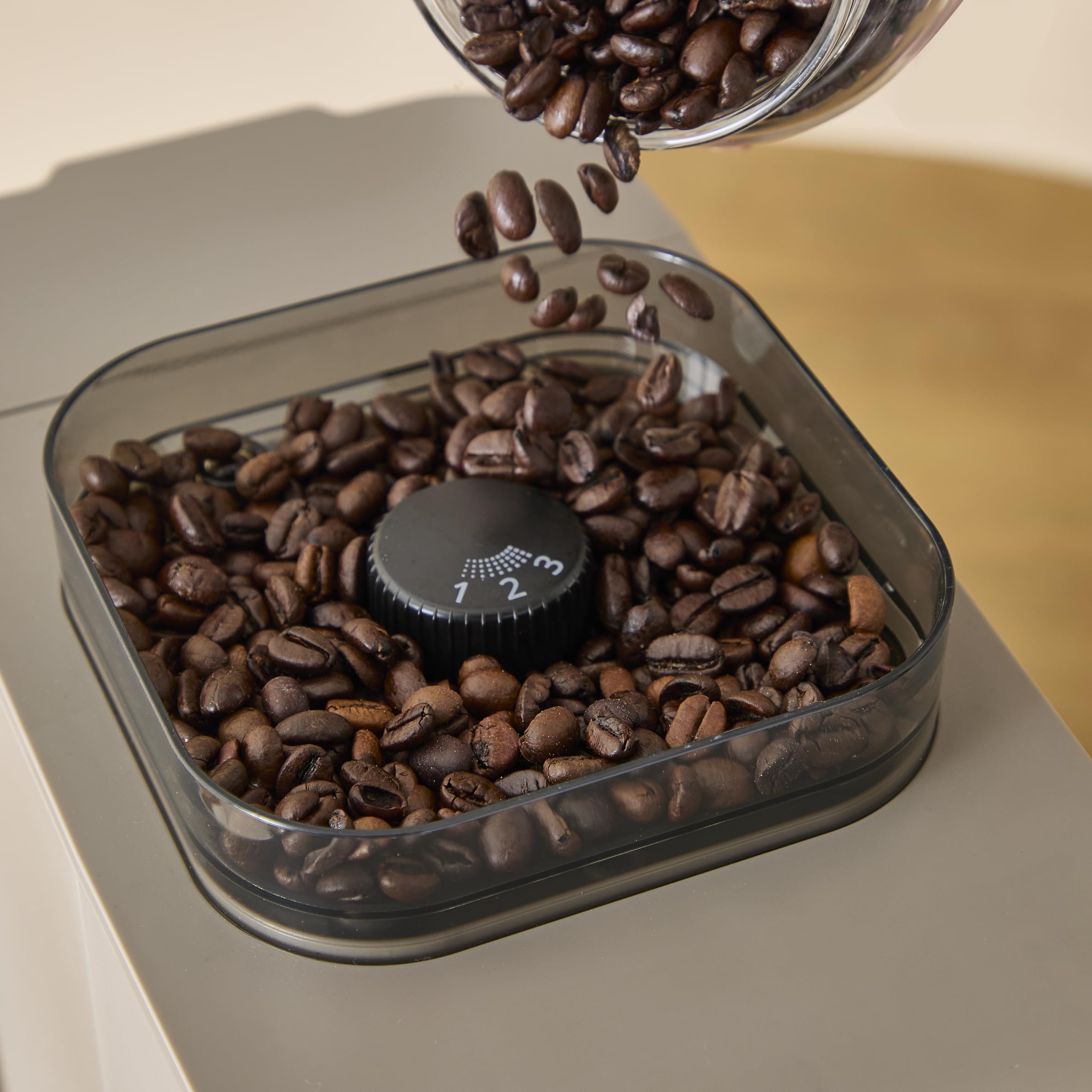 Krups Coffee Crush SA402AE0 Ekspres do kawy ciśnieniowy kolbowy z młynkiem, młynek ze stali nierdzewnej, tylko 15 cm szerokości, inteligentny panel sterowania, ciśnienie 15 barów