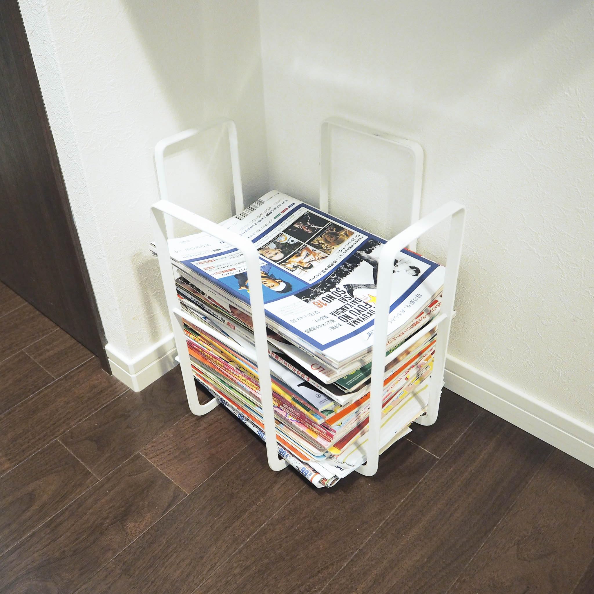 YAMAZAKI 6471 TOWER News Paper Rack, white, Steel, 35 x 28 x 35 cm