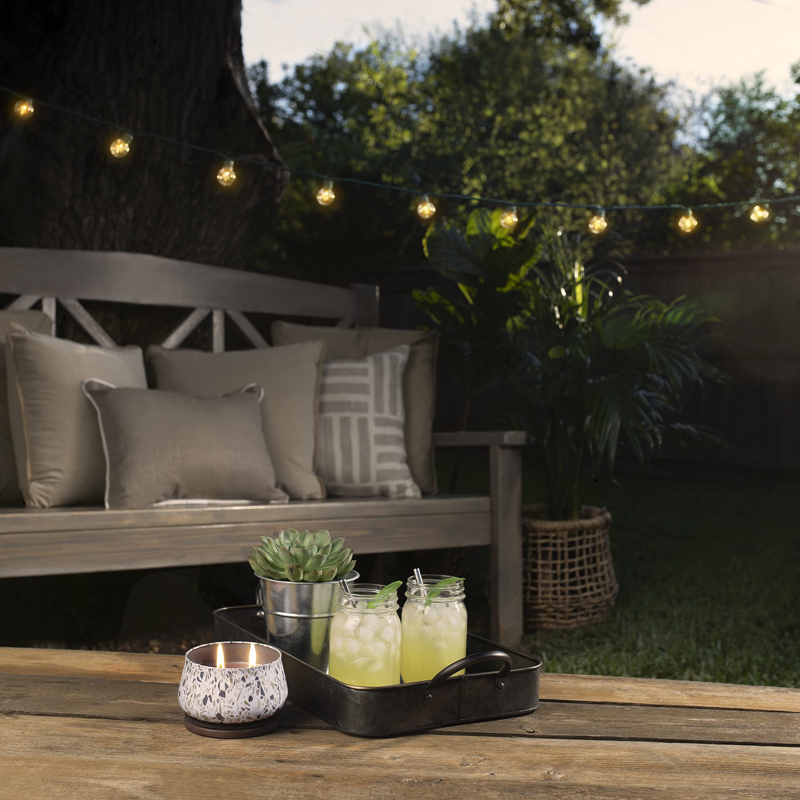 Yankee Candle Świeca Citronella Outdoor | Średnia świeca Ocean Hibiscus | Czas palenia: do 24 godzin | Kolekcja na zewnątrz