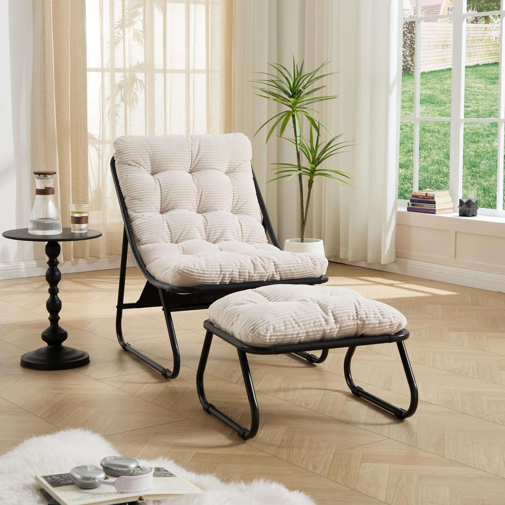 Loungesessel mit Ottoman, Liegestuhl & Relaxsessel aus Stahl, mit separatem Kissen und rutschfesten Fußpolstern – Outdoor Gartenstuhl für Entspannung im Freien, Garten & Balkon (Cremeweiß, Cord)