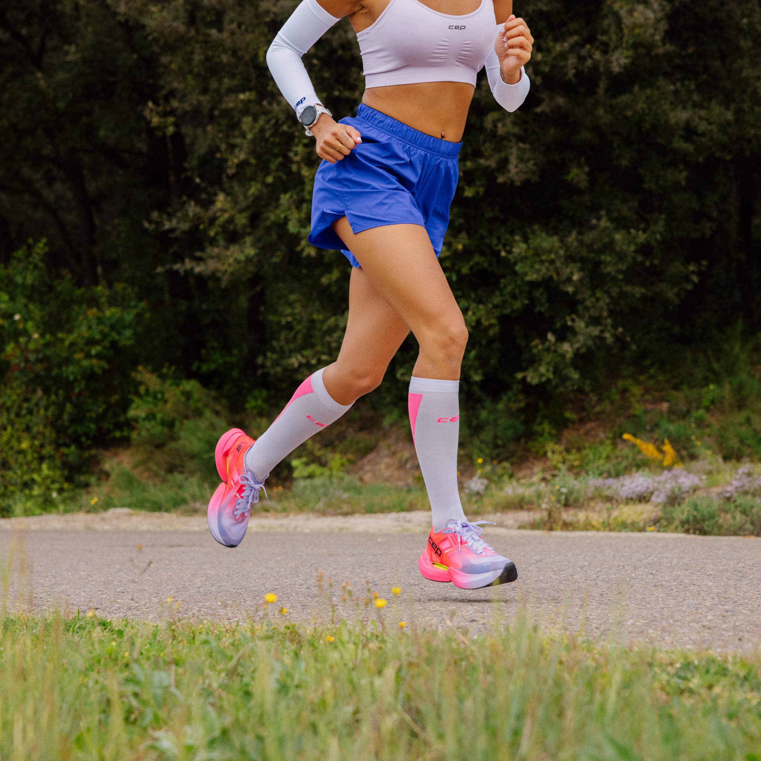 CEP - Leichte Laufsocken mit Kompression für Damen, Ultralight 4.0 Tall, Kompressionssocken mit extra dünnem Gestrick für Laufprofis