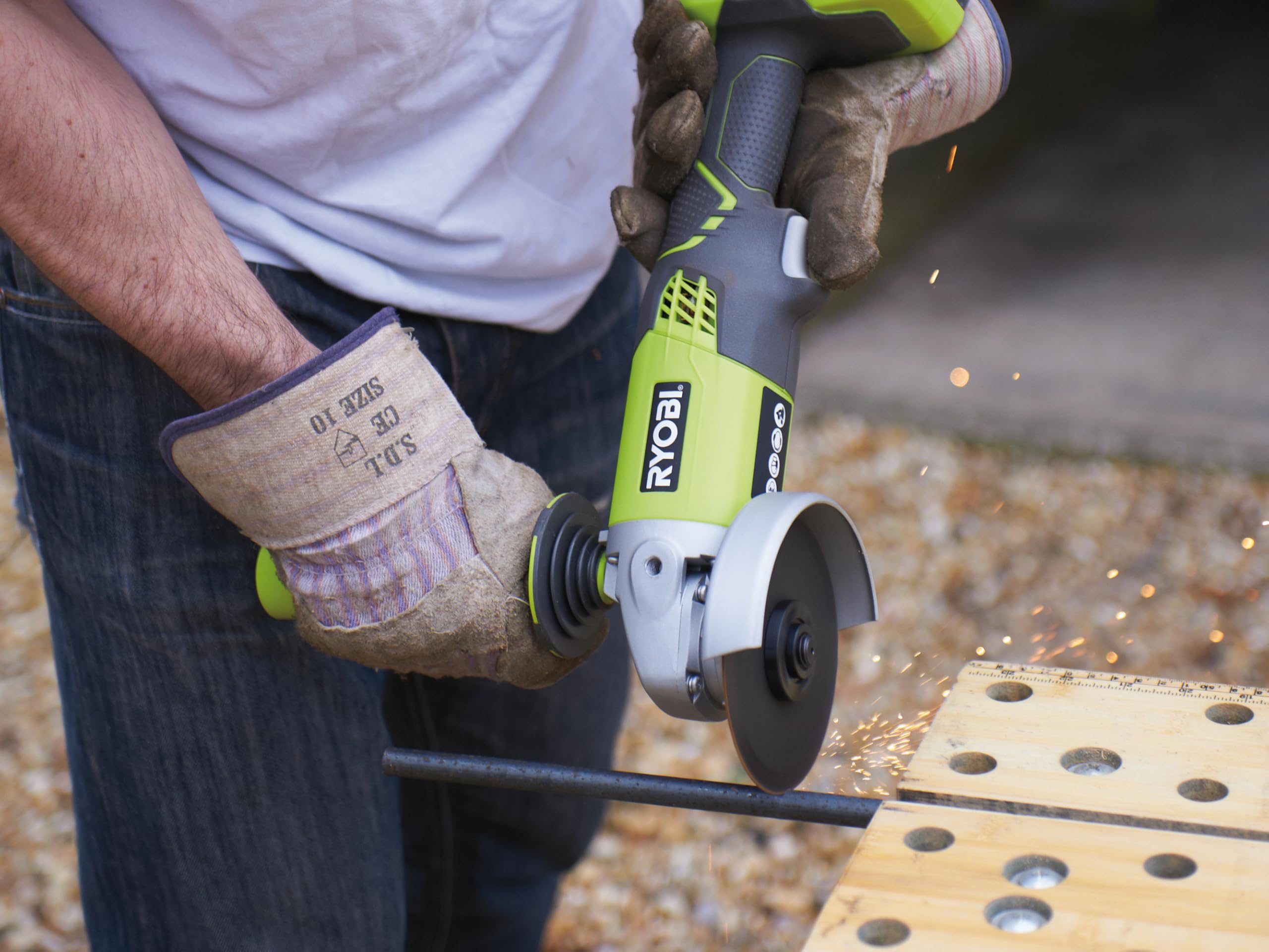 Ryobi Smerigliatrice Angolare a Batteria 18V ONE+, Disco 115 mm, 7500 giri/min, con Batteria 4.0Ah e Caricatore, R18AG-1C40GP