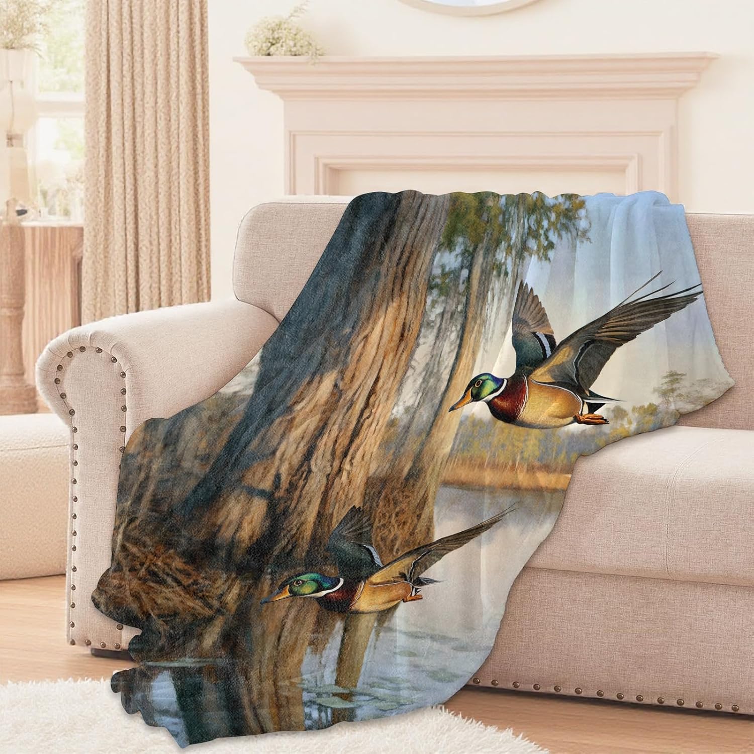 Flying Wood Ducks Blanket, Lightweight Comfy Realistic Wildlife Scene Blankets for Couch Sofa Bedroom, Soft Plush Travel Flannel Throw Blanket Gifts for Women Men Adults Kids, Home Decor 80×60in
