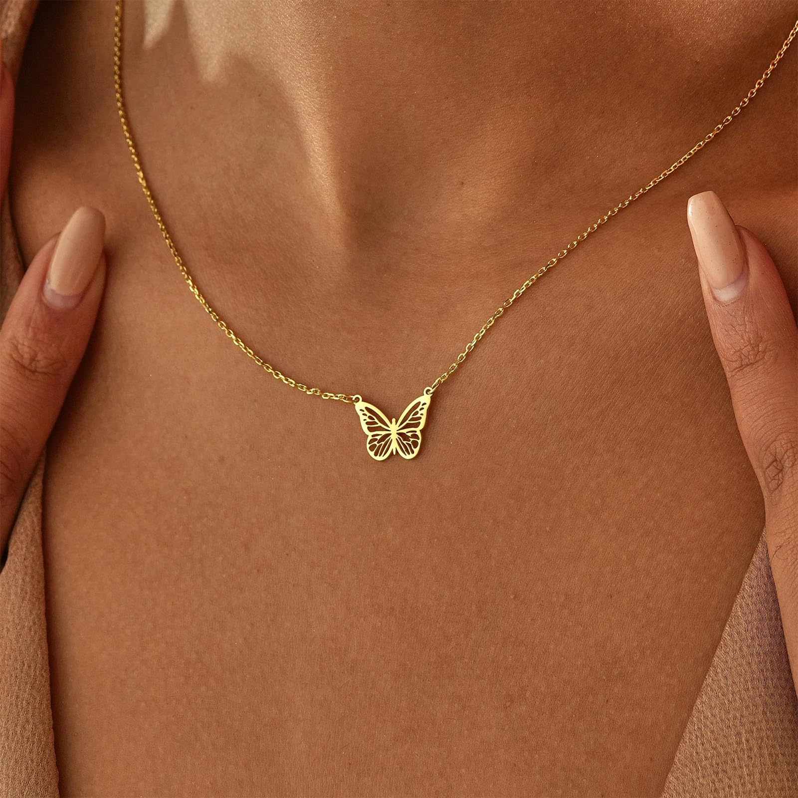 Collana Con Ciondolo Farfalla Oro 14K: Gioiello Delicato E Sottile Per Donne E Ragazze. Eleganza Minimalista Per Ogni Occasione