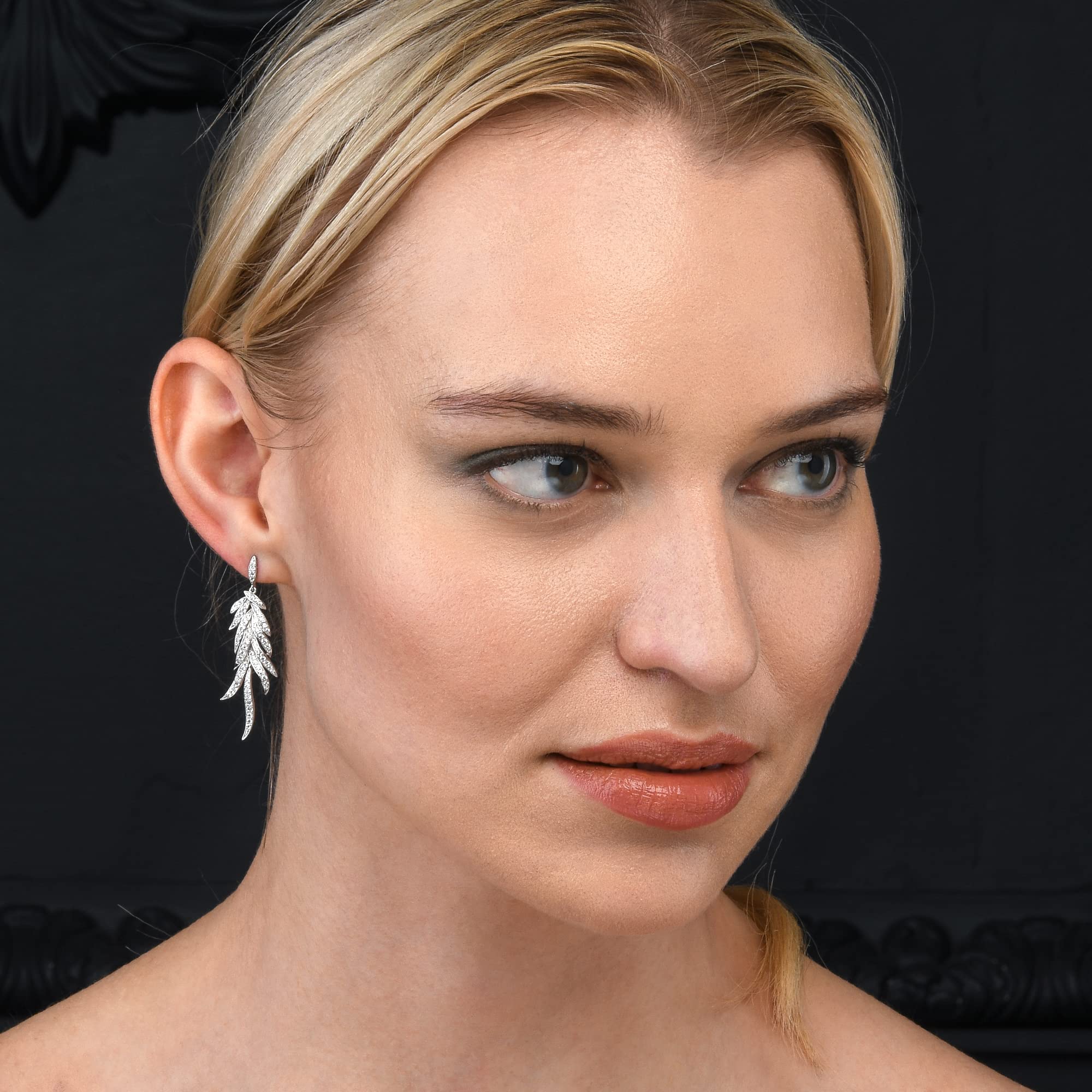 namana Lange Ohrringe aus 925 Sterlingsilber für Damen und Mädchen baumelndes Blattmuster mit Zirkonia-Steinen, lange Ohrringe für Frauen aus 925 Sterling-Silber mit Geschenkbox