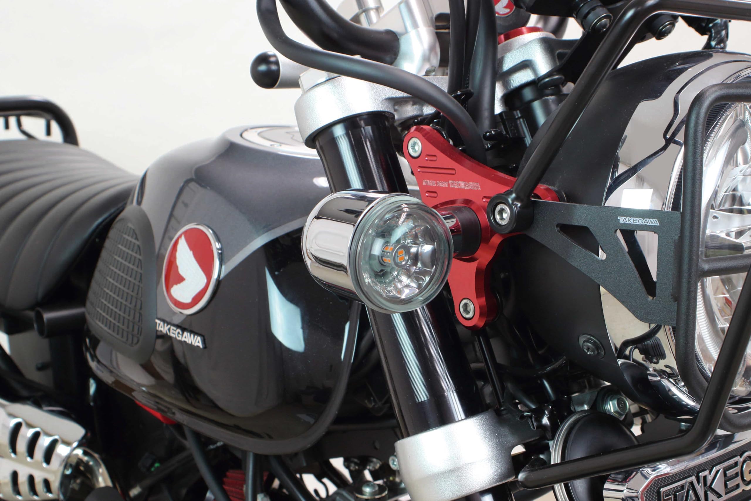 モンキー125  JB02ウインカー モンキー125用シャープで光量抜群！LEDフロントウインカー｜AxxL