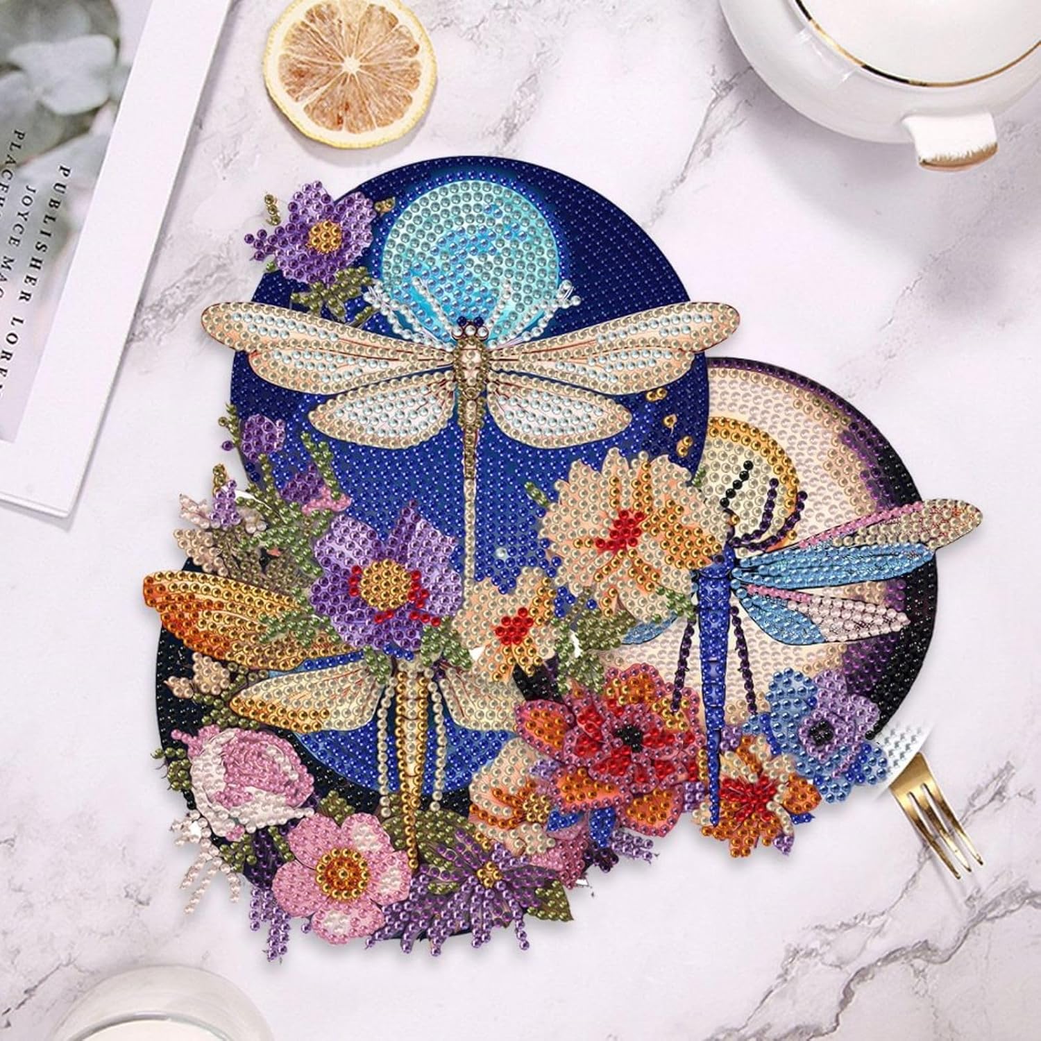 ARTopet 16Pcs DIY Diamond Art Painting Placemat with Holder Round Non-Slip Wooden Table mats Modern Dining Table Kitchen Diamond Art Place mats Craft Supplies for Home Decor